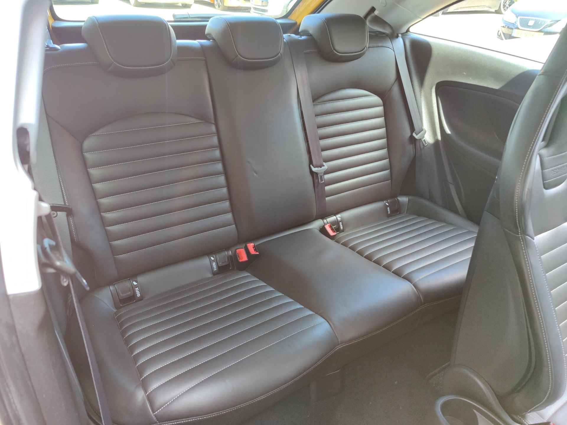 Opel Corsa 1.6 Turbo OPC 207 PK Recaro interieur, Navigatie, Leder, Cruise control, Apple CarPlay/Android Auto, Airco, Bluetooth (MET GARANTIE*) - 12/24