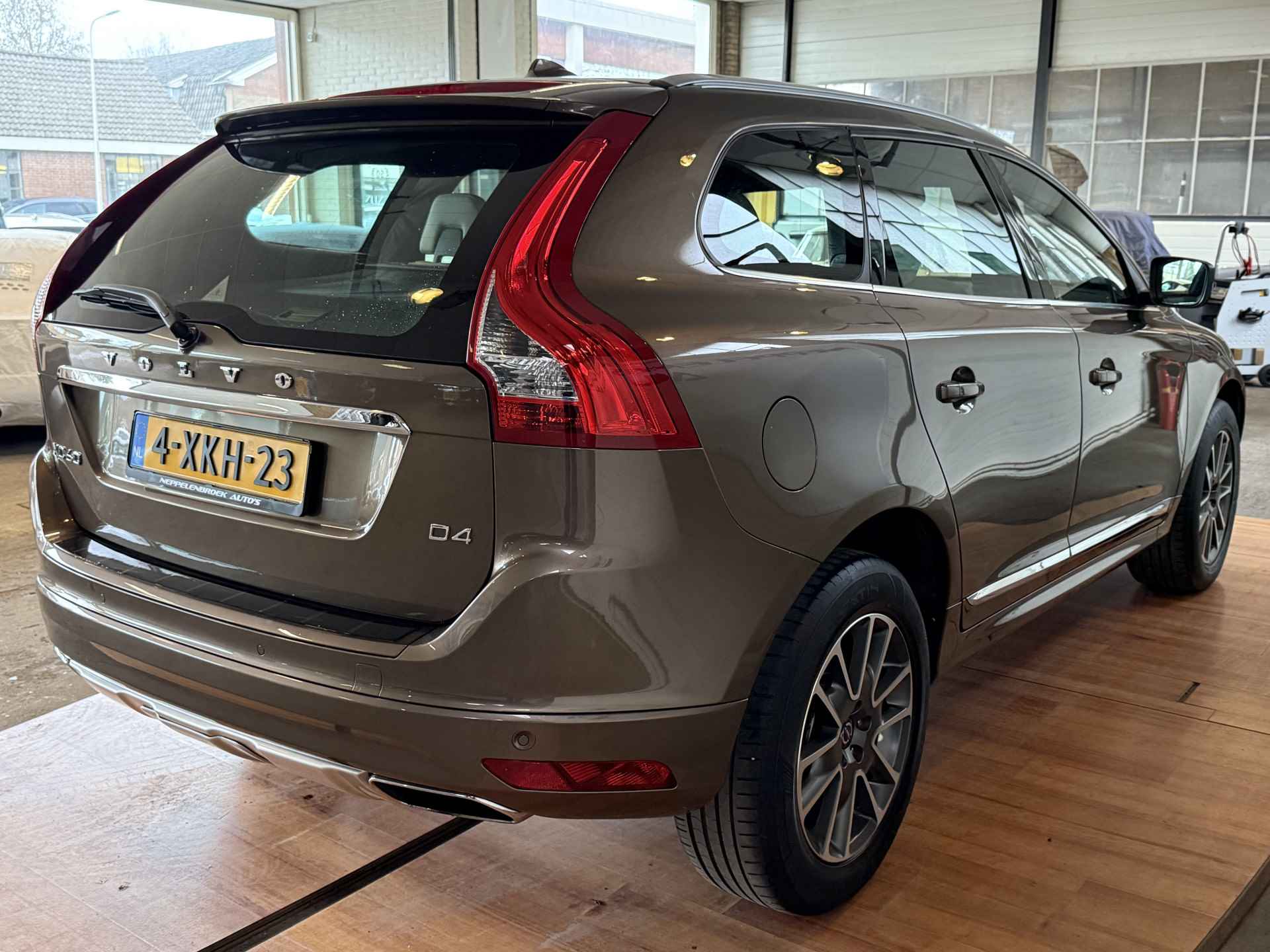 Volvo XC60 2.0 D4 FWD Summum - 16/21