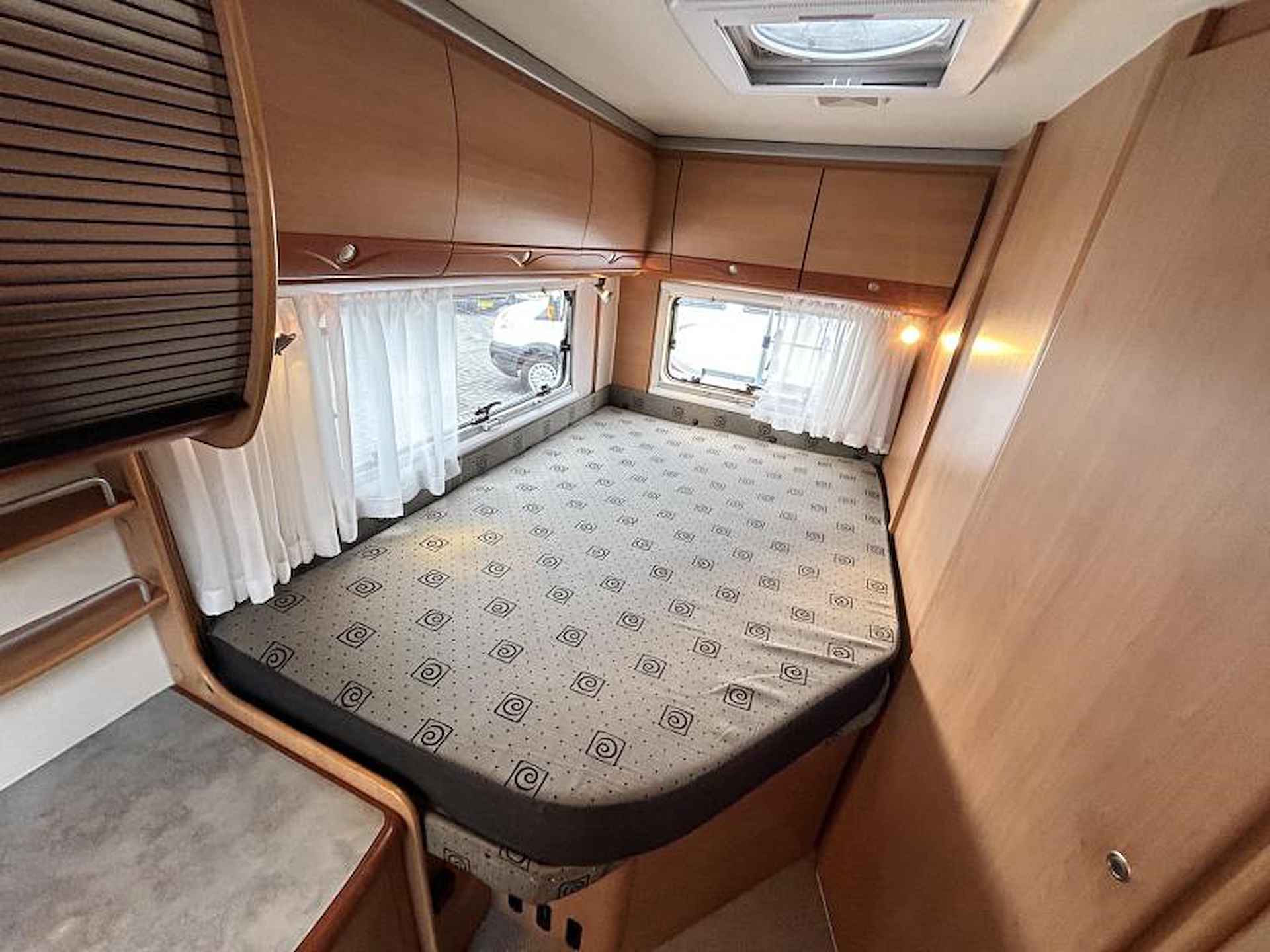 Dethleffs Premium 6446 T Vastbed/Airco/2002/6.50m - 15/22