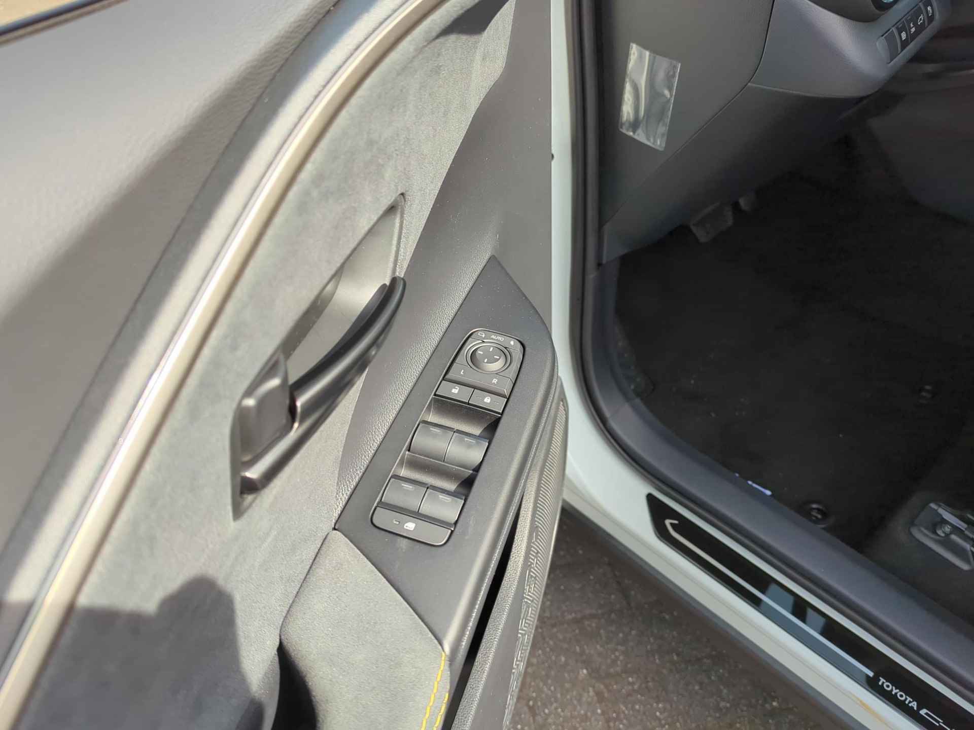 Toyota C-HR Plug-in Hybrid 220 Première Edition | Android Auto | Apple Carplay | - 28/34