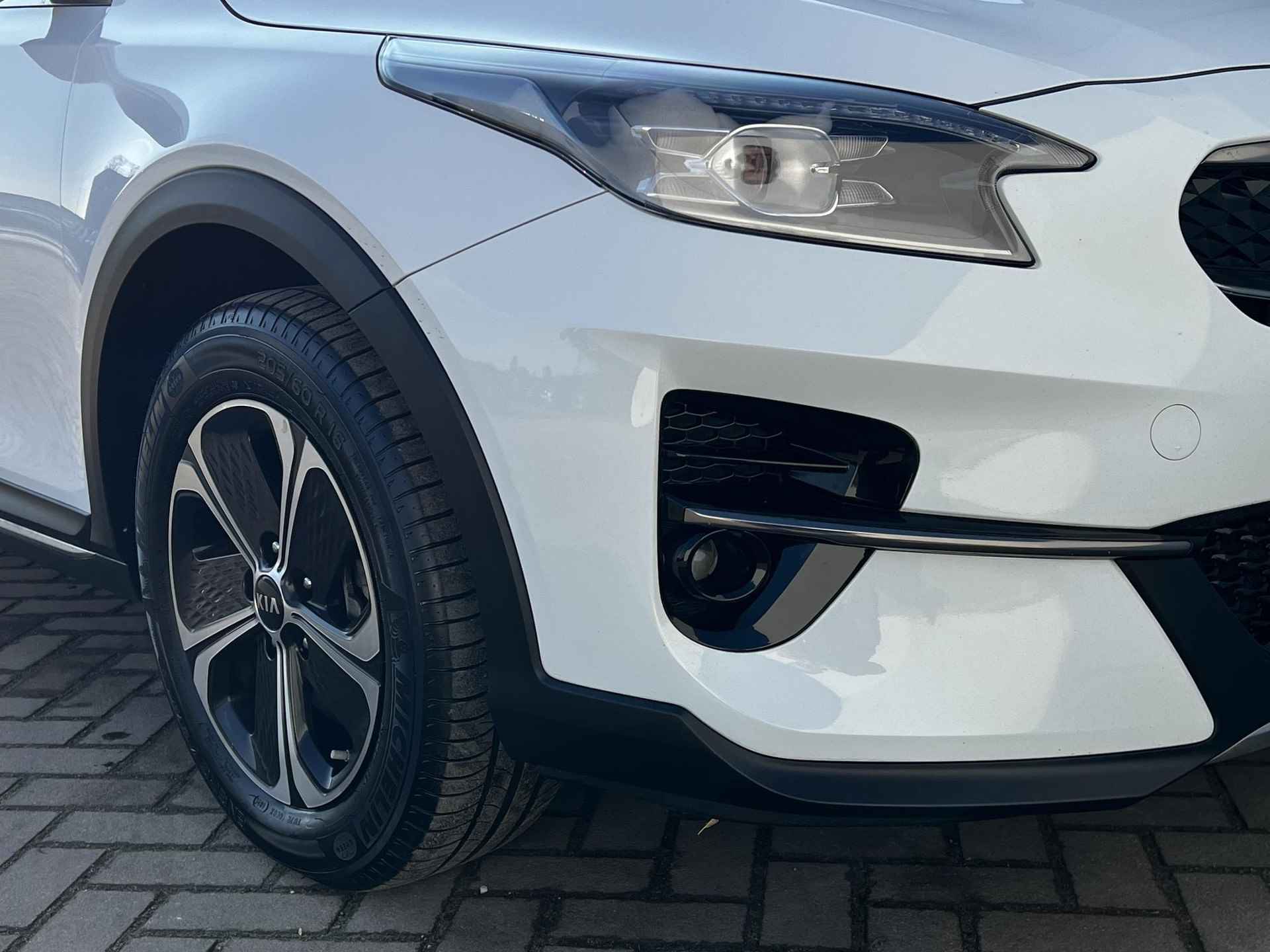 Kia XCeed 1.6 GDi PHEV DynamicLine Automaat / Dealer onderhouden / Trekgewicht 1.300 kg / EAER bereik 48 km / Stuur- en stoelverwarming / Navigatie via Apple Carplay Android Auto / - 48/55