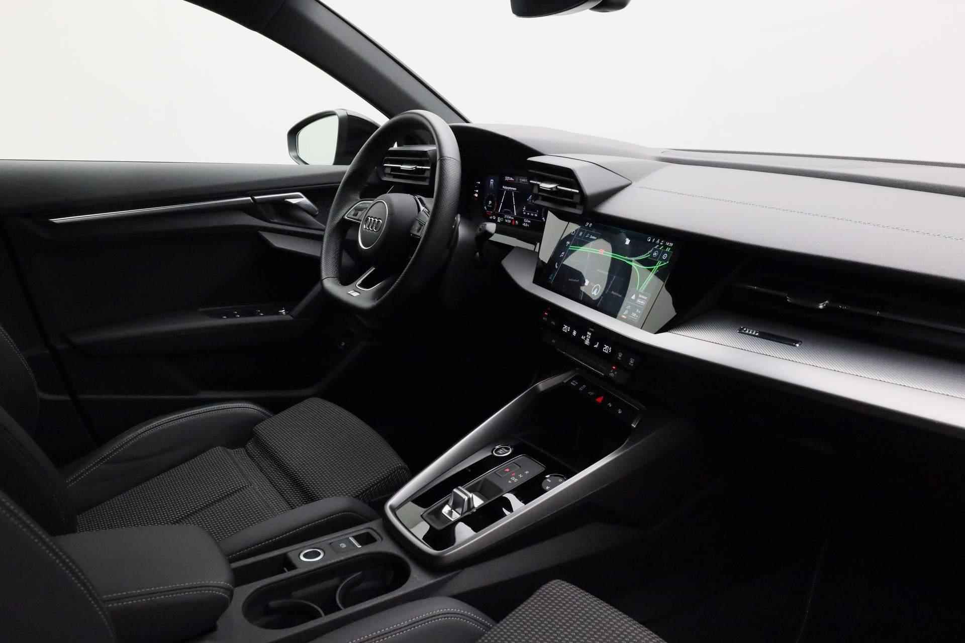 Audi A3 Sportback 40 TFSI e 204PK S-tronic S edition | 19 inch | Keyless | Maxton Design diffuser | Eibach verlagingsset - 42/45