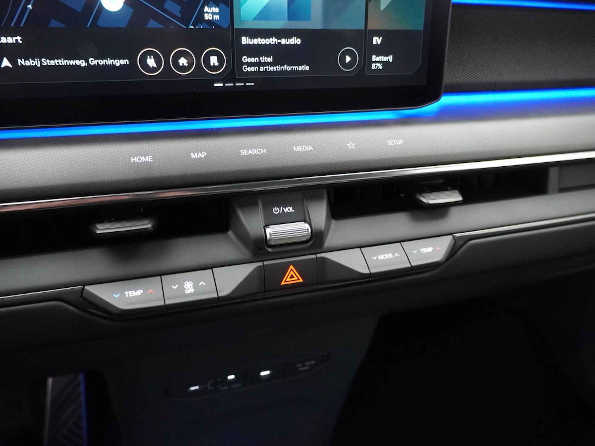 Kia EV9 Launch Edition GT-Line AWD 99.8 kWh - Navigatiesysteem 12,3 inch scherm - Batterijverwarming - Digitale Key - Head-up display - Bi-directioneel laden & Slimladen (V2G/V2H) - Fabrieksgarantie tot 2031 - 18/22