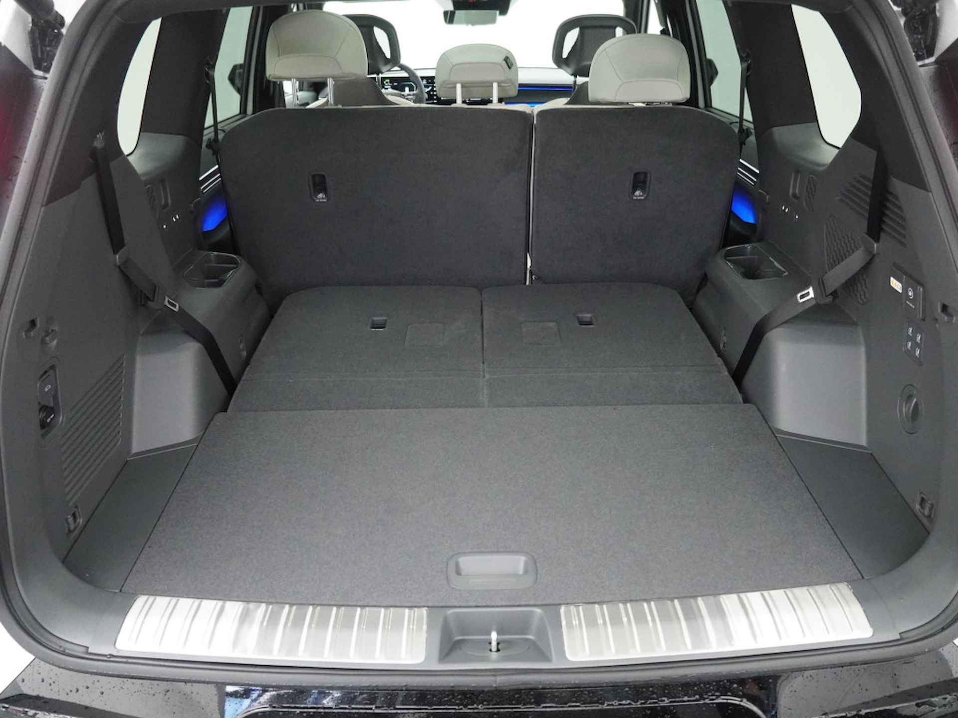 Kia EV9 Launch Edition GT-Line AWD 99.8 kWh - Navigatiesysteem 12,3 inch scherm - Batterijverwarming - Digitale Key - Head-up display - Bi-directioneel laden & Slimladen (V2G/V2H) - Fabrieksgarantie tot 2031 - 19/22