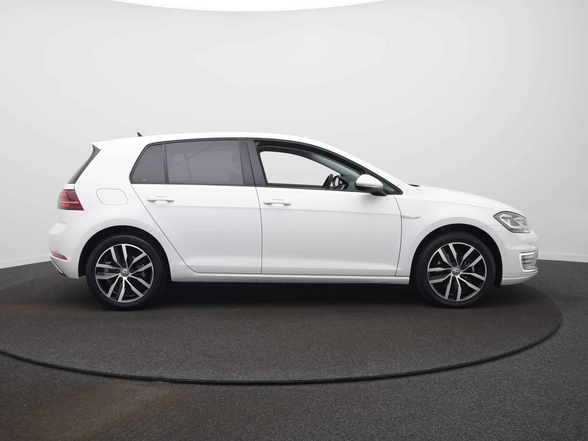 Volkswagen e-Golf E-DITION Navigatie - Cruise - 17 Inch - 4/45