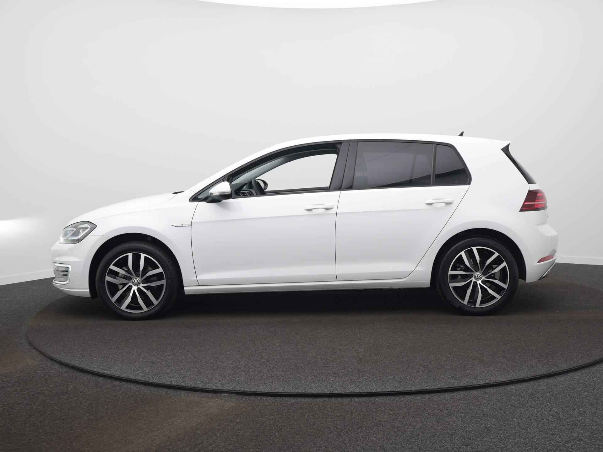 Volkswagen e-Golf E-DITION Navigatie - Cruise - 17 Inch - 8/45