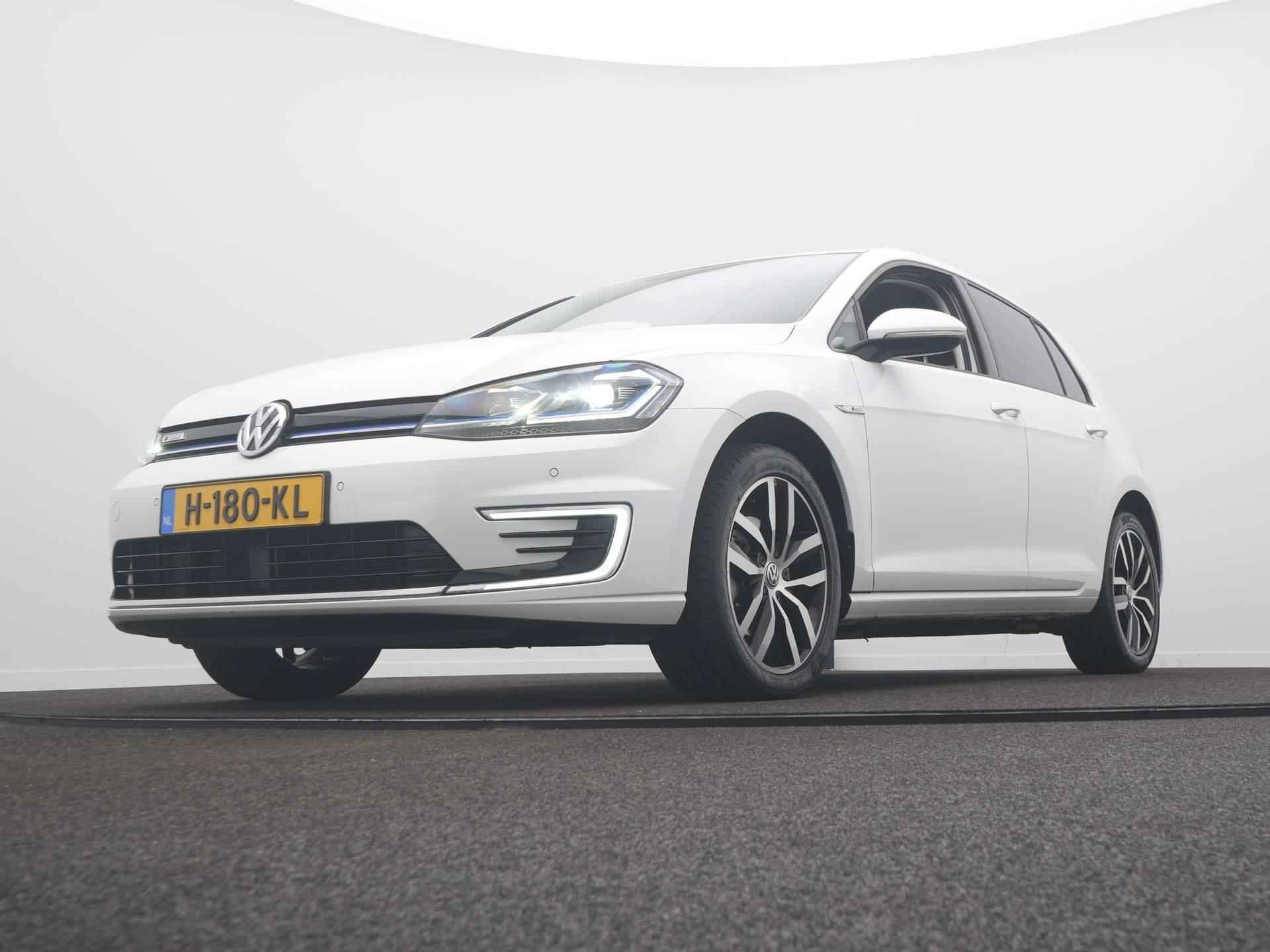 Volkswagen e-Golf E-DITION Navigatie - Cruise - 17 Inch - 9/45