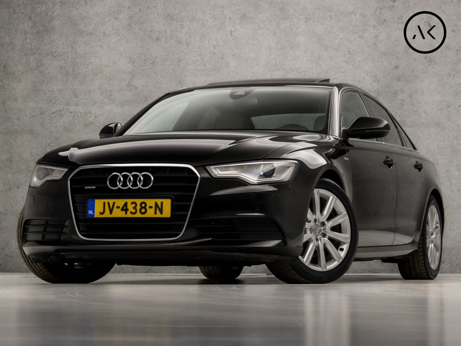 Audi A6 Limousine 3.0 TDI quattro S-Line Sport 204Pk Automaat (SCHUIFDAK, GROOT NAVI, 6-CILINDER, LUCHTVERING, BOSE AUDIO, ELEK SPORTSTOELEN, TREKHAAK, GETINT GLAS, CAMERA, STOELVERWARMING, ZWART HEMEL, NIEUWSTAAT)