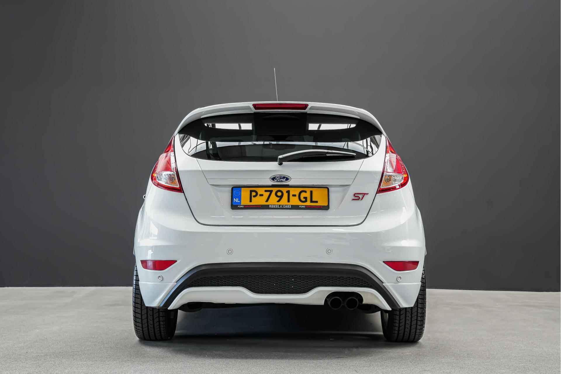 Ford Fiesta 1.6 182pk ST-2 STYLE PACK |parkeersensoren|stoelverwarming|airco|keyless|voor & achterruit verwarming|17"| - 11/31