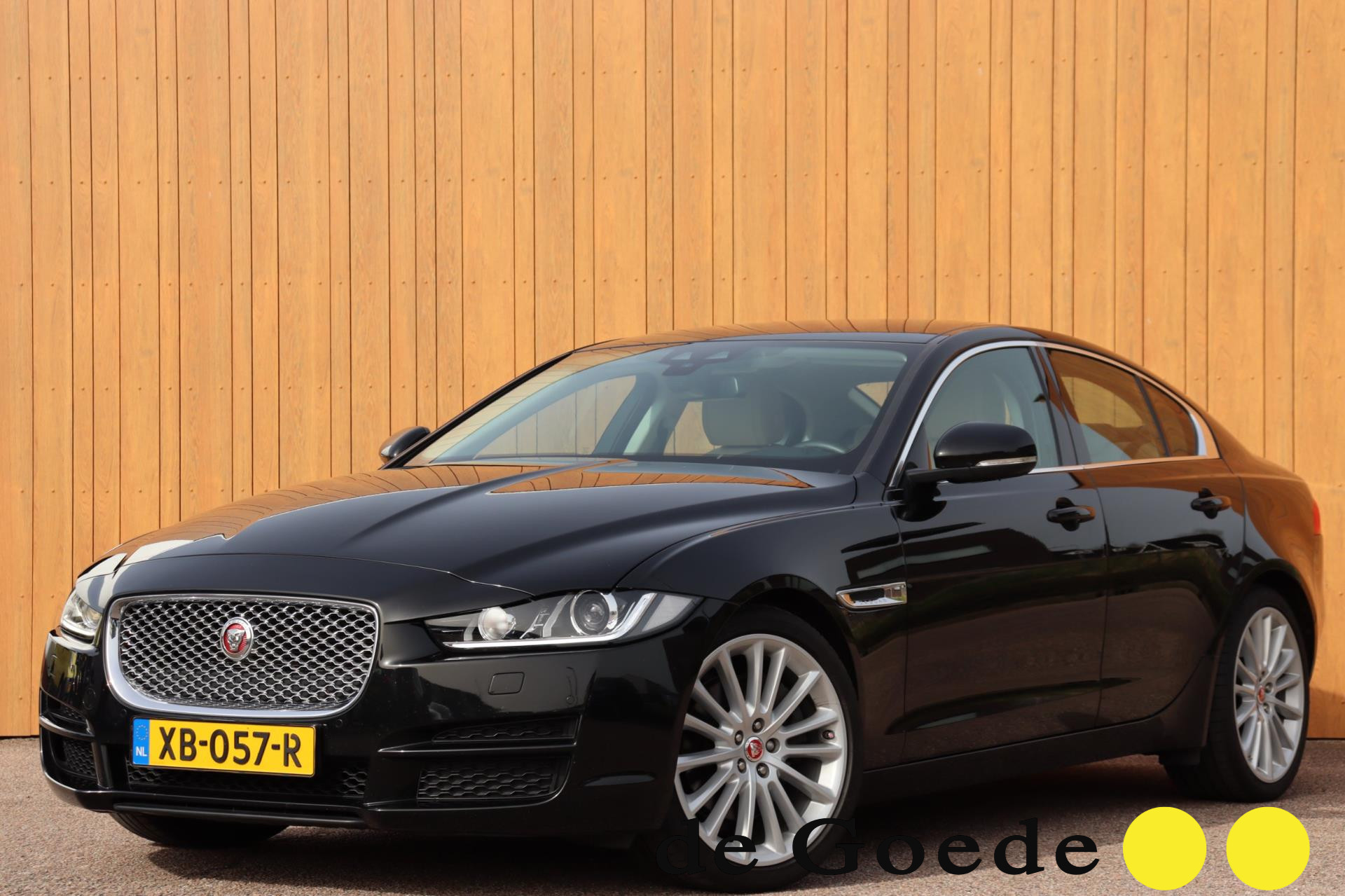 Jaguar XE 2.0 Prestige org. NL-auto bij viaBOVAG.nl