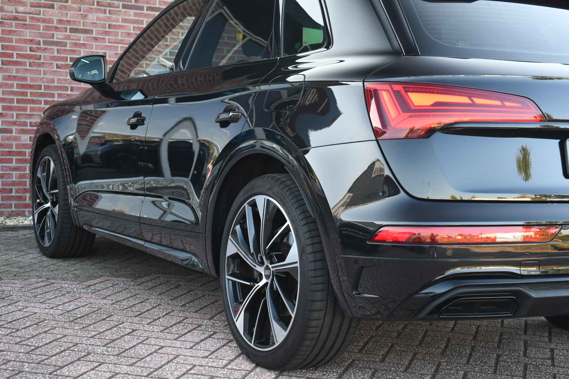 Audi Q5 55 TFSI e S-edition Pano Luchtv Trekh HUD ACC B&O Ruitstiksel - 34/79