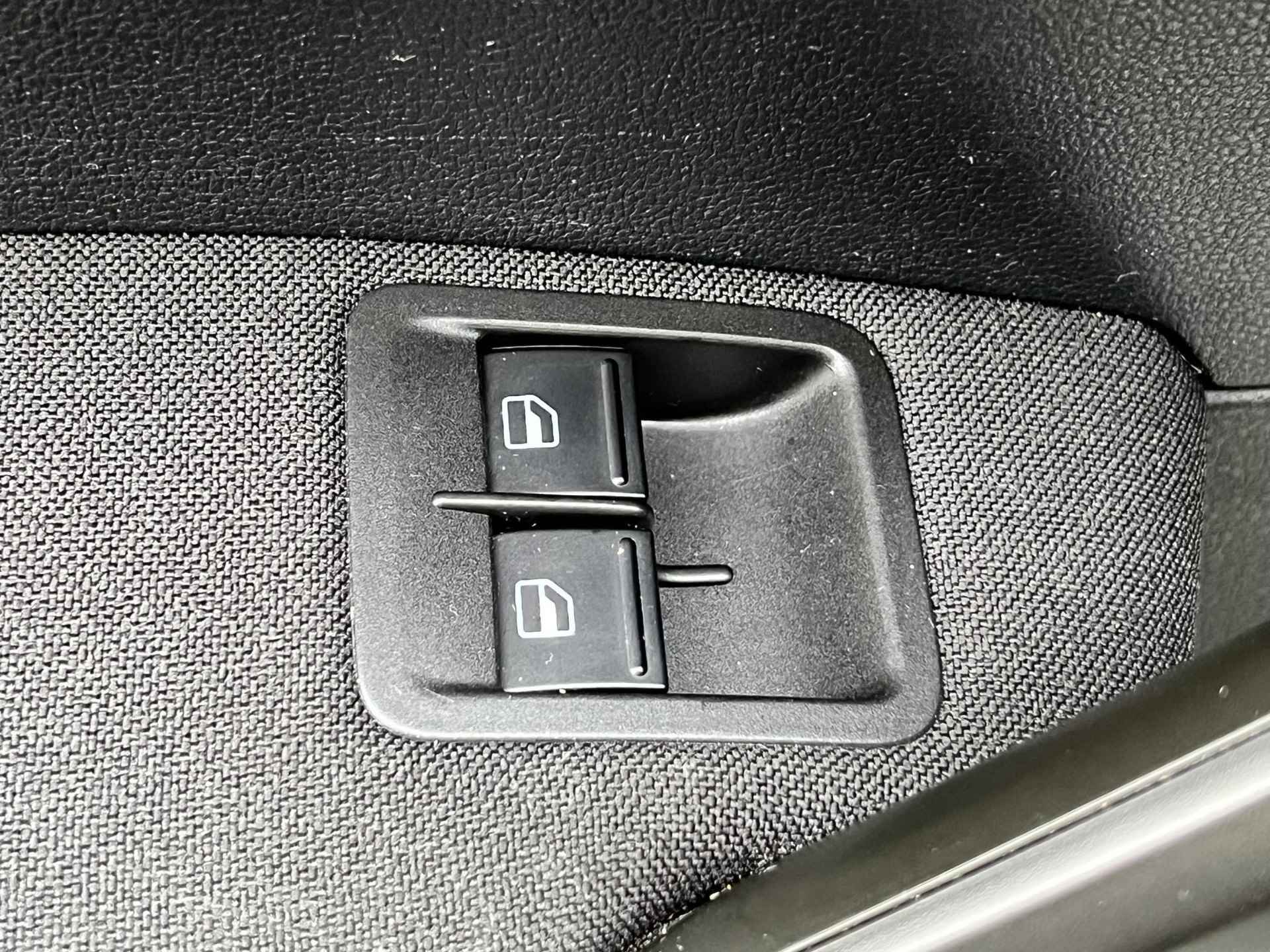 Volkswagen Caddy Maxi 5 Persoons 1.4 TGI Comfortline Cruise Control, Apple Carplay, Bluetooth, Elktr. Ramen, Airco, Navigatie, Park Sens V+A, Isofix (MET GARANTIE*) - 22/29