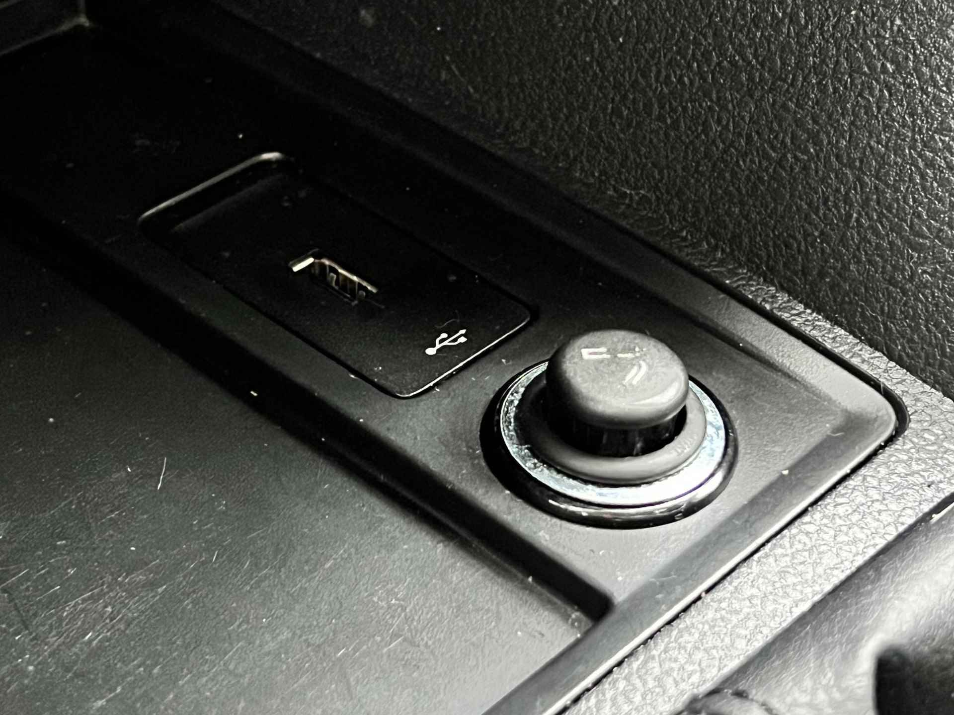 Volkswagen Caddy Maxi 5 Persoons 1.4 TGI Comfortline Cruise Control, Apple Carplay, Bluetooth, Elktr. Ramen, Airco, Navigatie, Park Sens V+A, Isofix (MET GARANTIE*) - 27/29