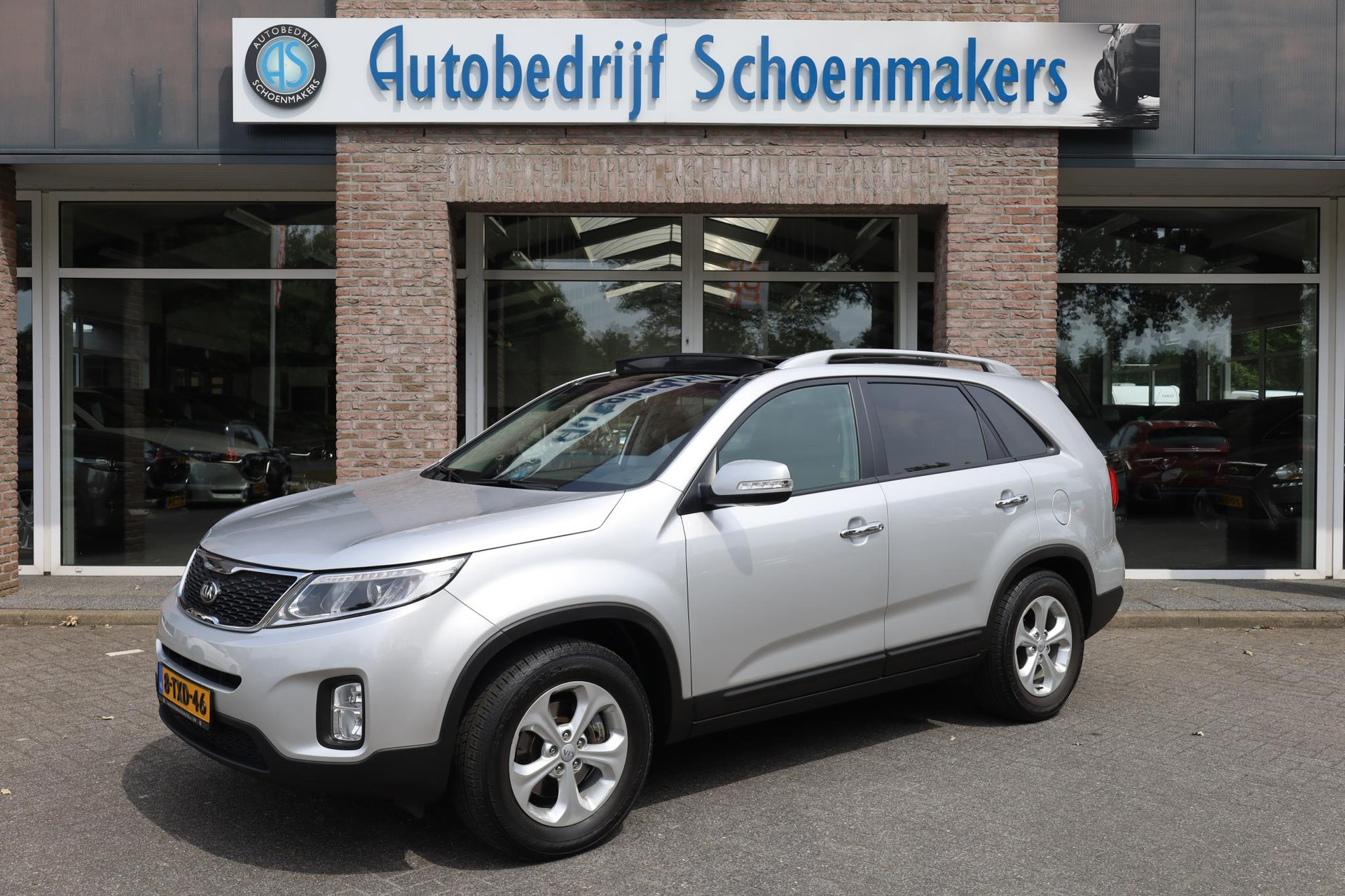 Kia Sorento 2.2 CRDi BusinessLine PANO TREKHAAK CAMERA 1e-EIGENAAR NAVI CRUISE 17"LMV + ZEER NETJES!!!