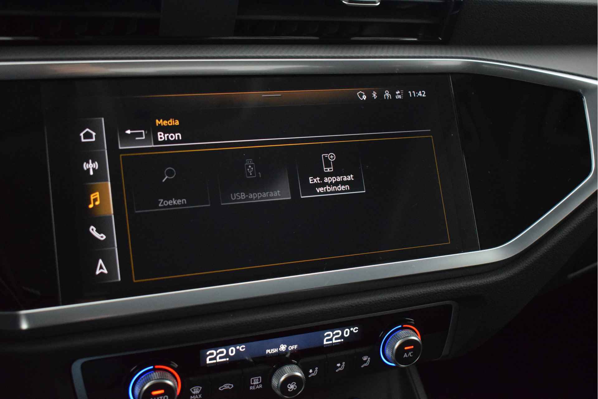 Audi Q3 35 TFSI 150pk S-Tronic Business Edition Virtual Cockpit Led App-Connect - 20/44
