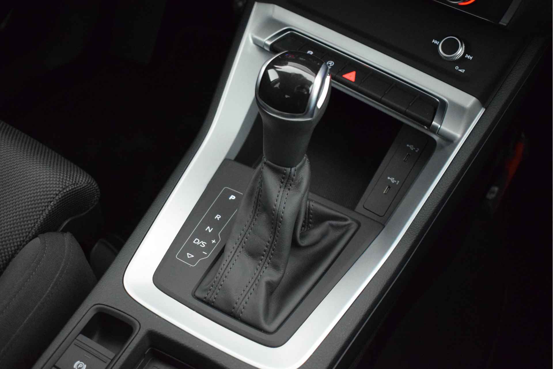 Audi Q3 35 TFSI 150pk S-Tronic Business Edition Virtual Cockpit Led App-Connect - 29/44