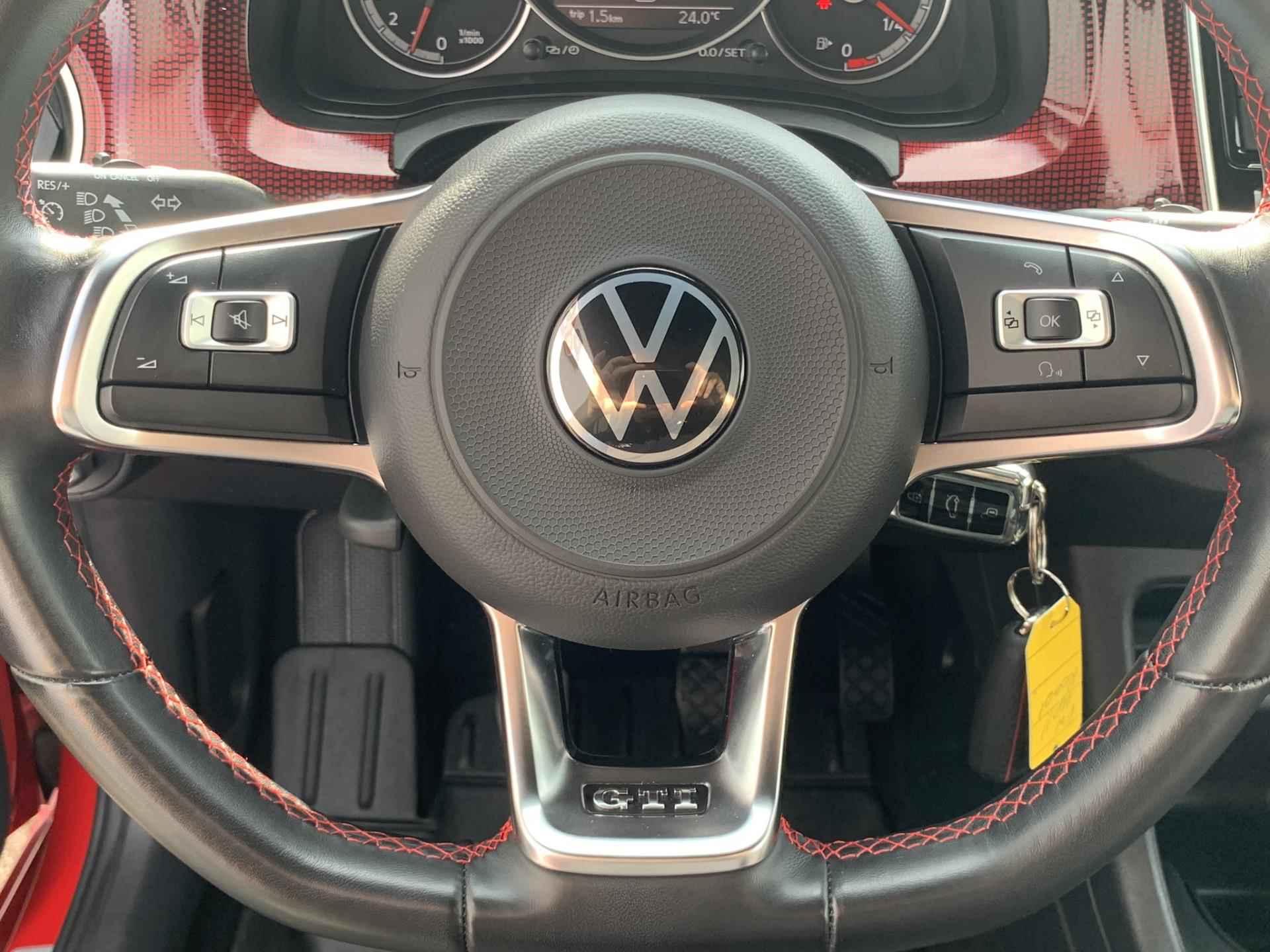 Volkswagen UP! GTI 116pk Camera Pdc Clima Stoelverwarming App connect Topstaat! - 52/56
