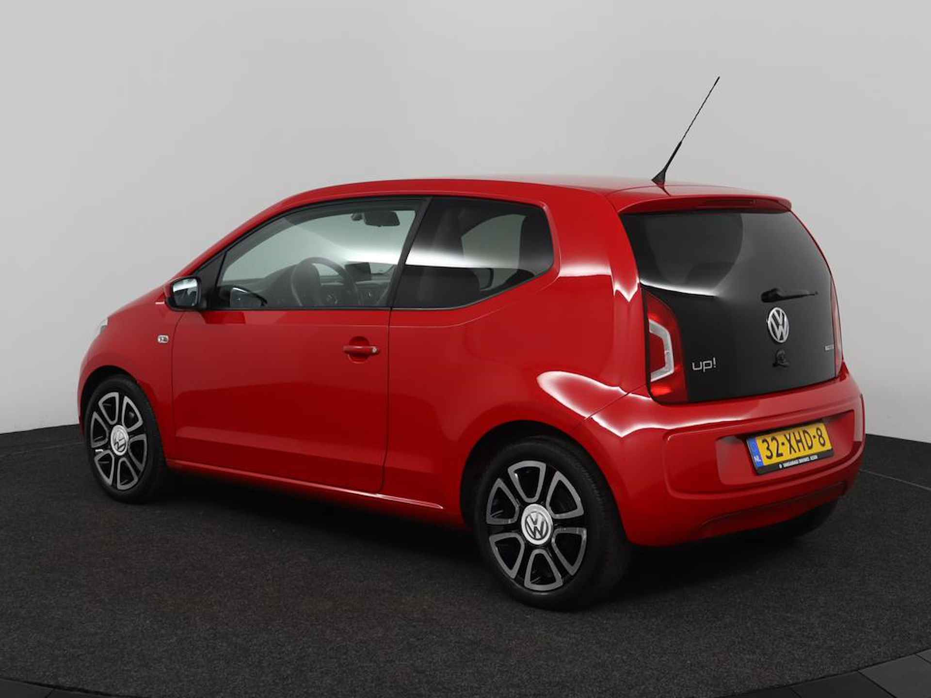 Volkswagen Up! 1.0 high up! BlueMotion |NAP|1e eigenaar|Luxe| - 7/38