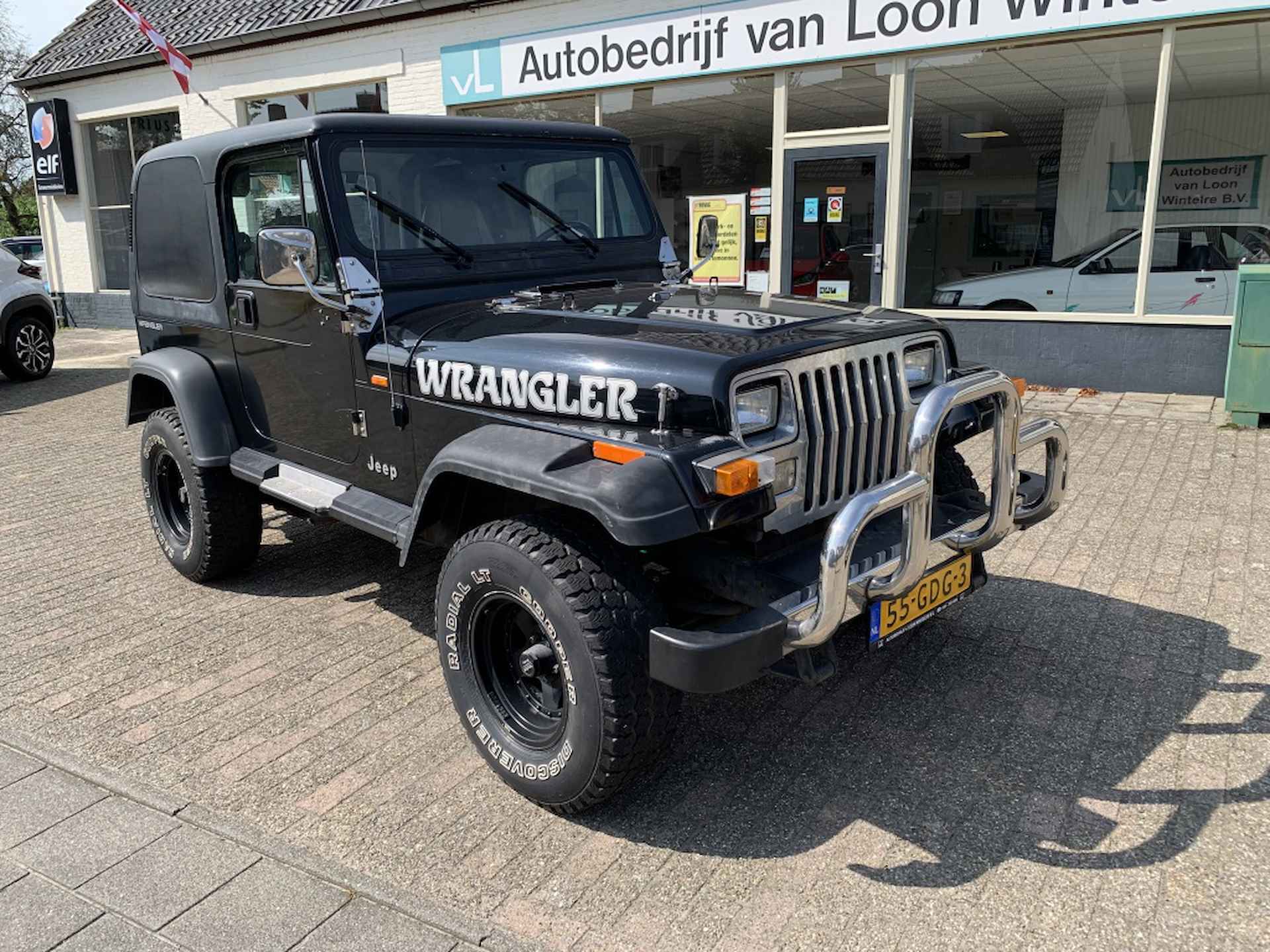 Jeep Wrangler 4.0i Hardtop - 2/30