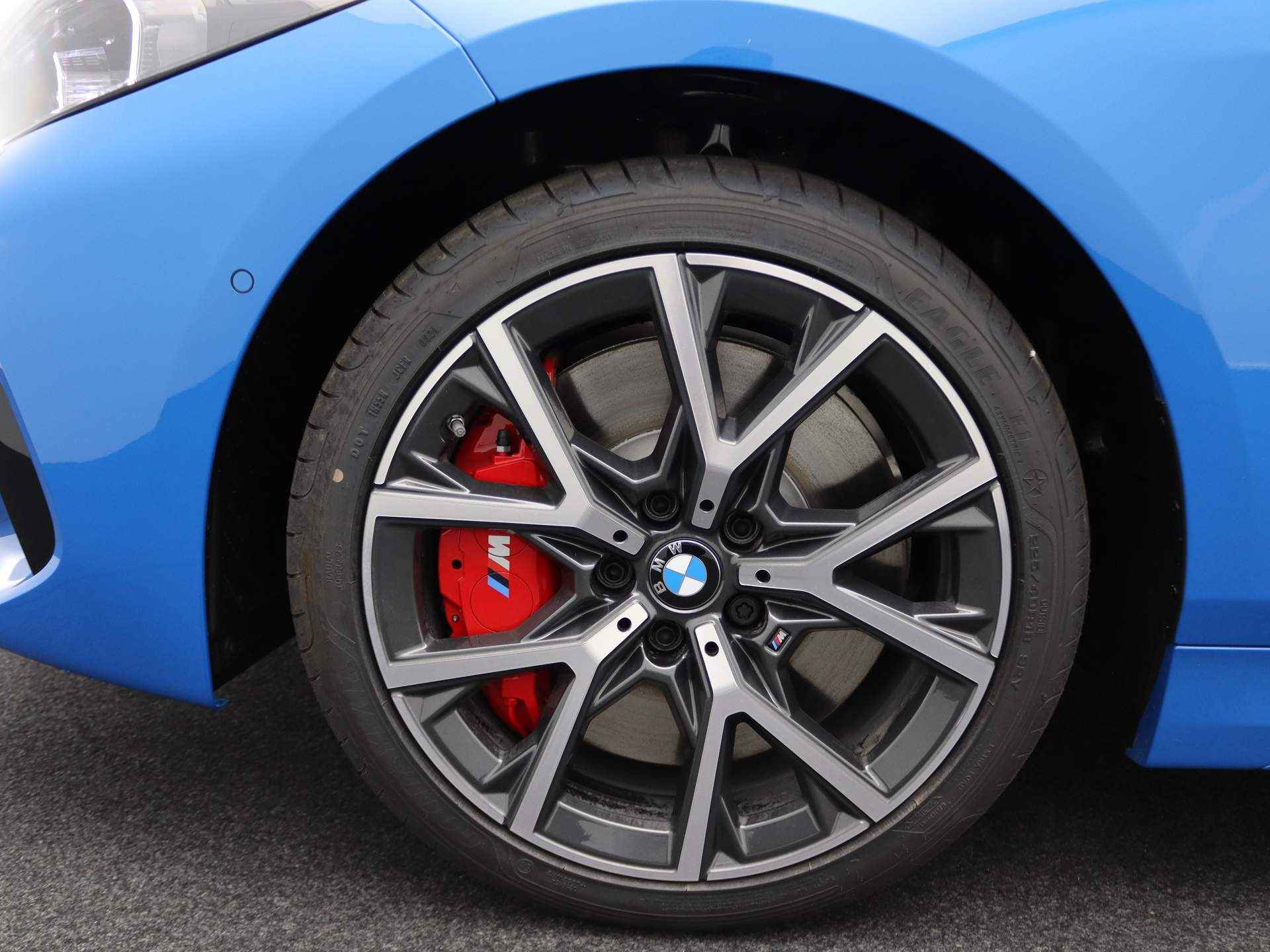 BMW 1 Serie 5-deurs 118i M Sportpakket Comfort Pro Pack Travel Pack / Panoramadak / Harman Kardon / Achteruitrijcamera / Active Cruise Control / 18'' - 8/27