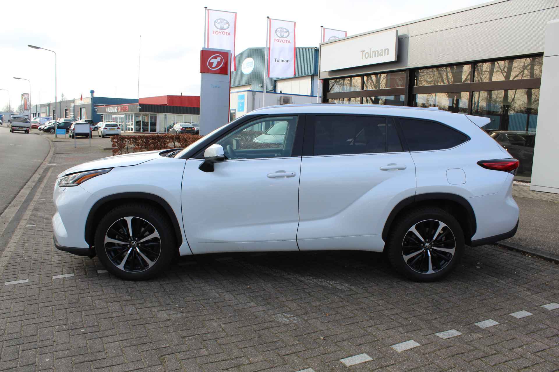 Toyota highlander 2.5 AWD Hybrid Premium 7-pers | Rijklaar | Pano | Stoel/Stuurverwarming | 360 camera | Apple/Android | JBL | - 6/37