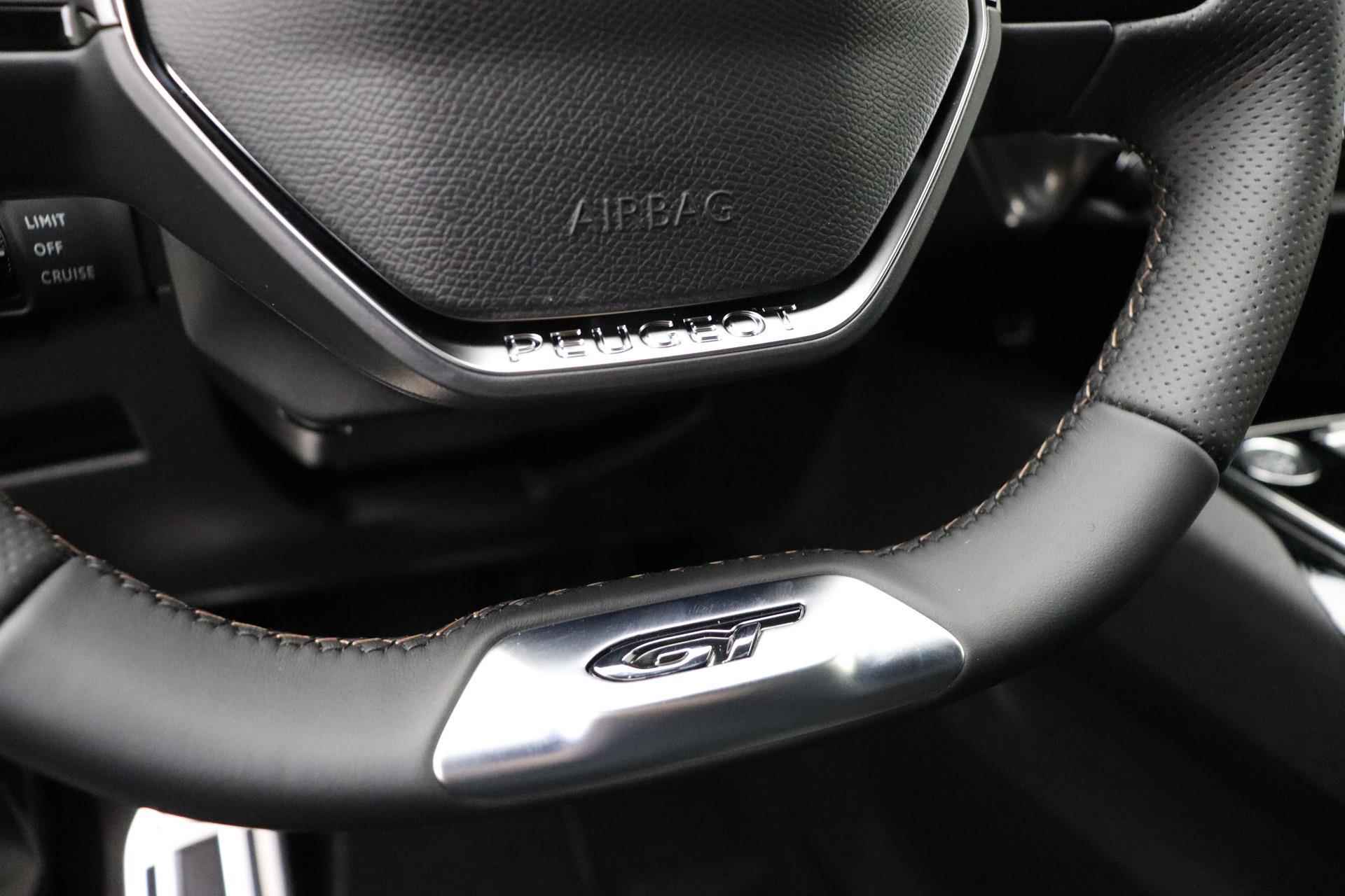 Peugeot 3008 1.2 PureTech GT 130 PK | Automaat | Black Pack | Zwarte Velgen | Stoelverwarming | Alcantara | Active Cruise Control | Telefoon Draadloos Laden | Voorraad Nieuw - 18/36