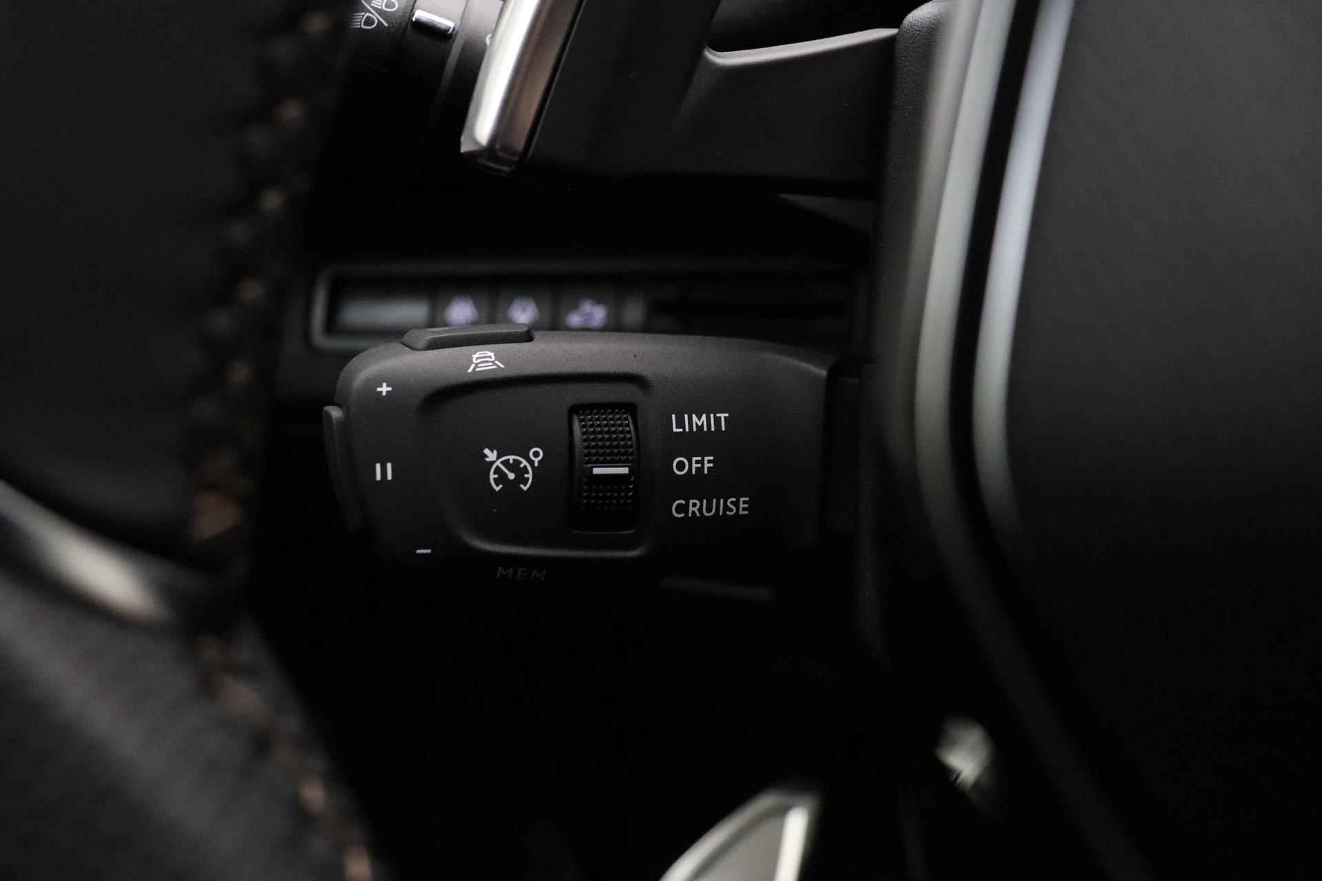 Peugeot 3008 1.2 PureTech GT 130 PK | Automaat | Black Pack | Zwarte Velgen | Stoelverwarming | Alcantara | Active Cruise Control | Telefoon Draadloos Laden | Voorraad Nieuw - 29/36
