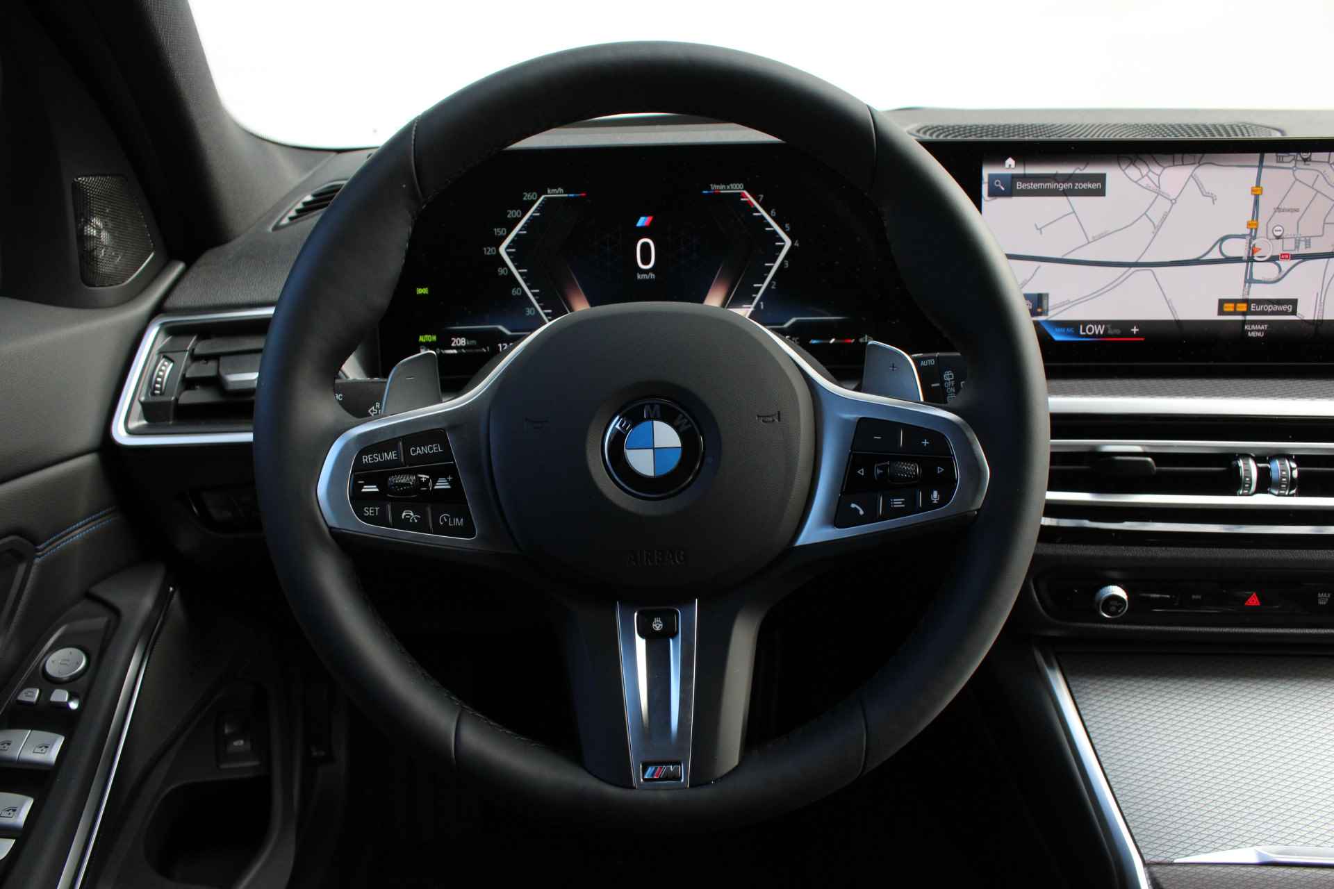 BMW 3 Serie Touring 330i High Executive M Sport Automaat / Panoramadak / Adaptieve LED / Sportstoelen / Active Cruise Control / Live Cockpit Professional / Harman Kardon - 28/31