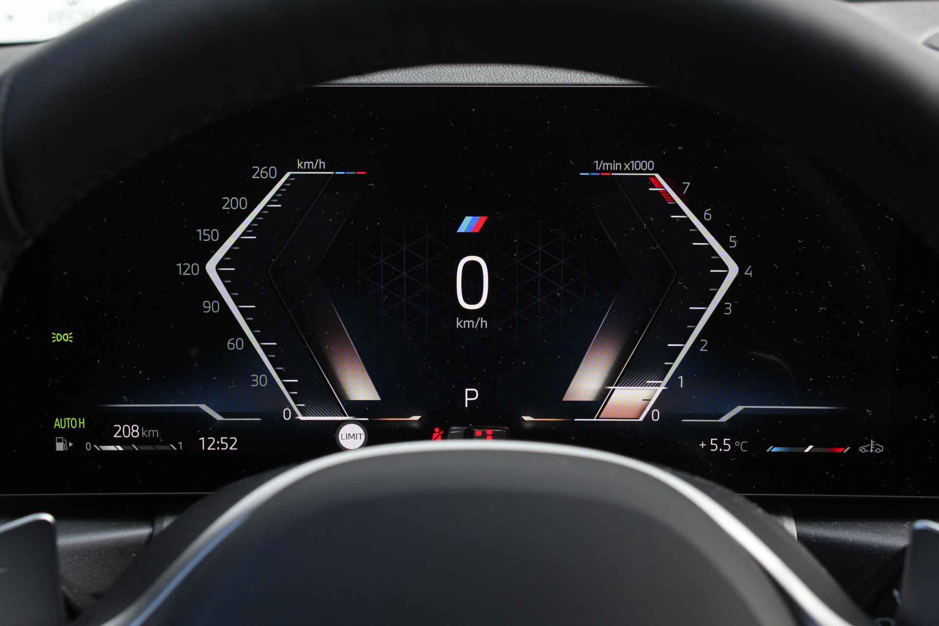 BMW 3 Serie Touring 330i High Executive M Sport Automaat / Panoramadak / Adaptieve LED / Sportstoelen / Active Cruise Control / M-Performance Live Cockpit Professional / Harman Kardon - 29/31