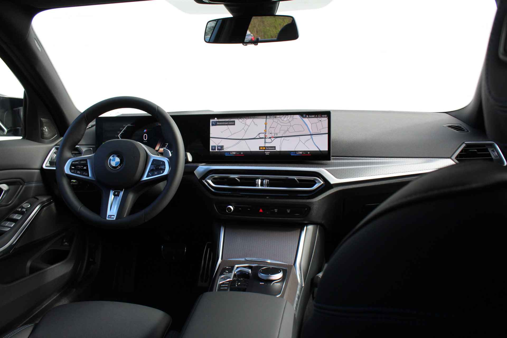 BMW 3 Serie Touring 330i High Executive M Sport Automaat / Panoramadak / Adaptieve LED / Sportstoelen / Active Cruise Control / M-Performance Live Cockpit Professional / Harman Kardon - 30/31