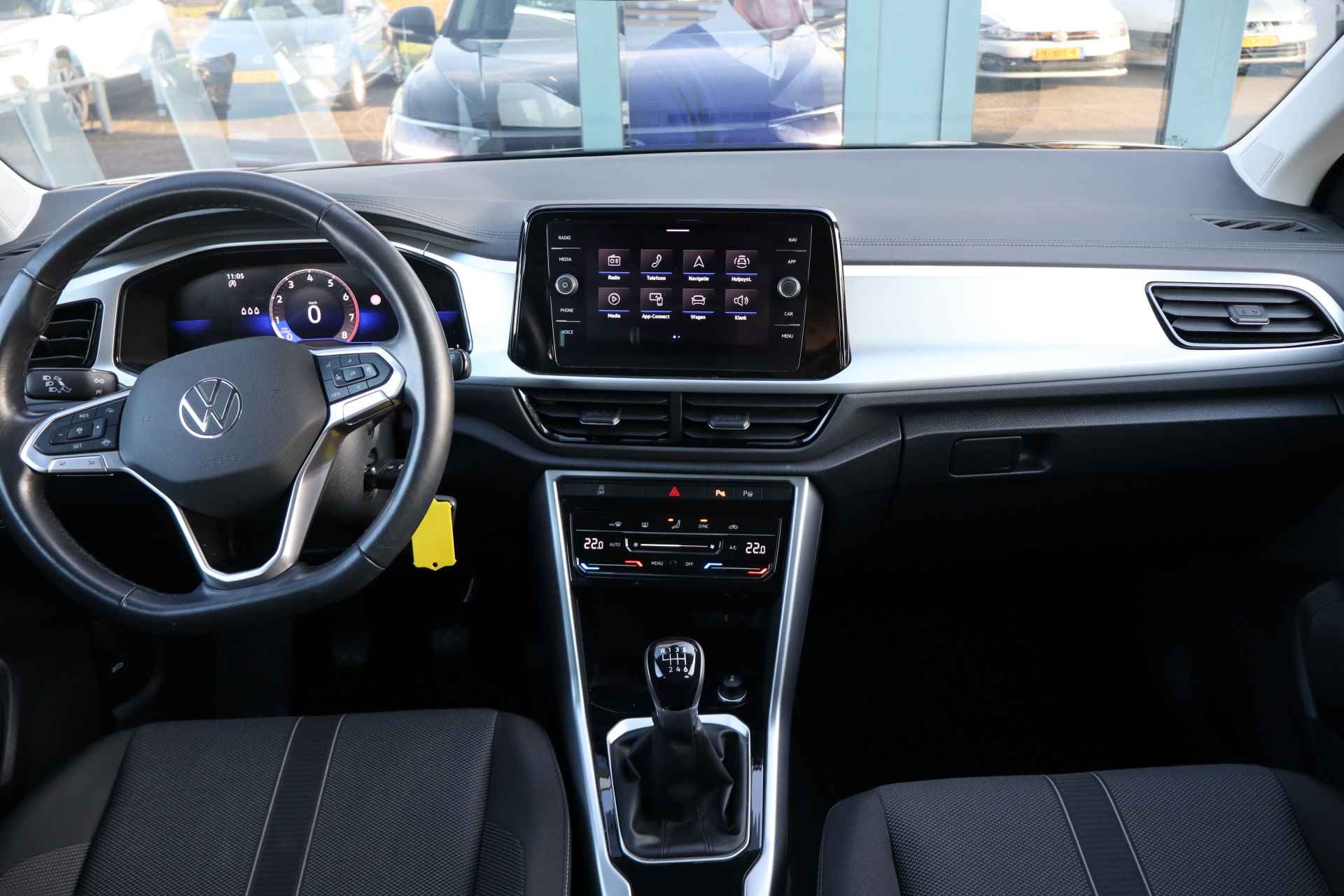 Volkswagen T-Roc 1.0 TSI Life | Cruise Control | Navigatie | Apple Carplay/Android Auto | - 23/26