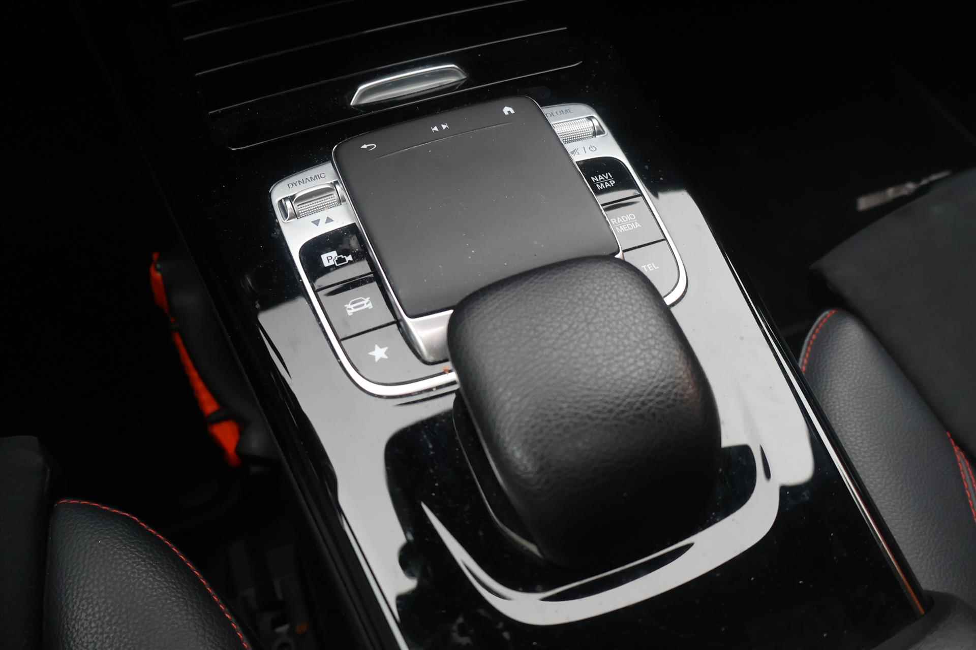 Mercedes A-Klasse Limousine A 200 AMG-Line 163pk | Pano | Carplay | Camera | Cruise | Keyless Go | 1e Eigenaar - 19/40