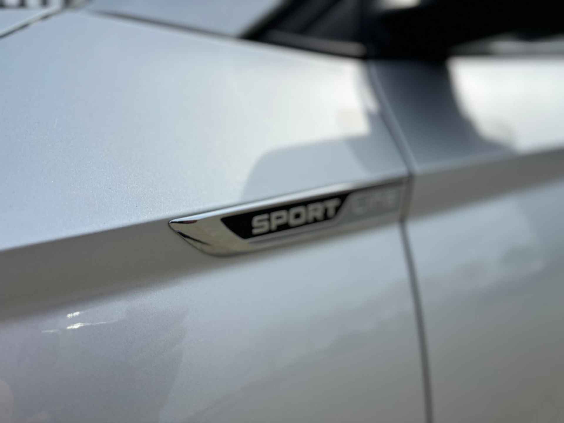 Škoda Karoq 1.5 TSI ACT Sportline Business - 11/44