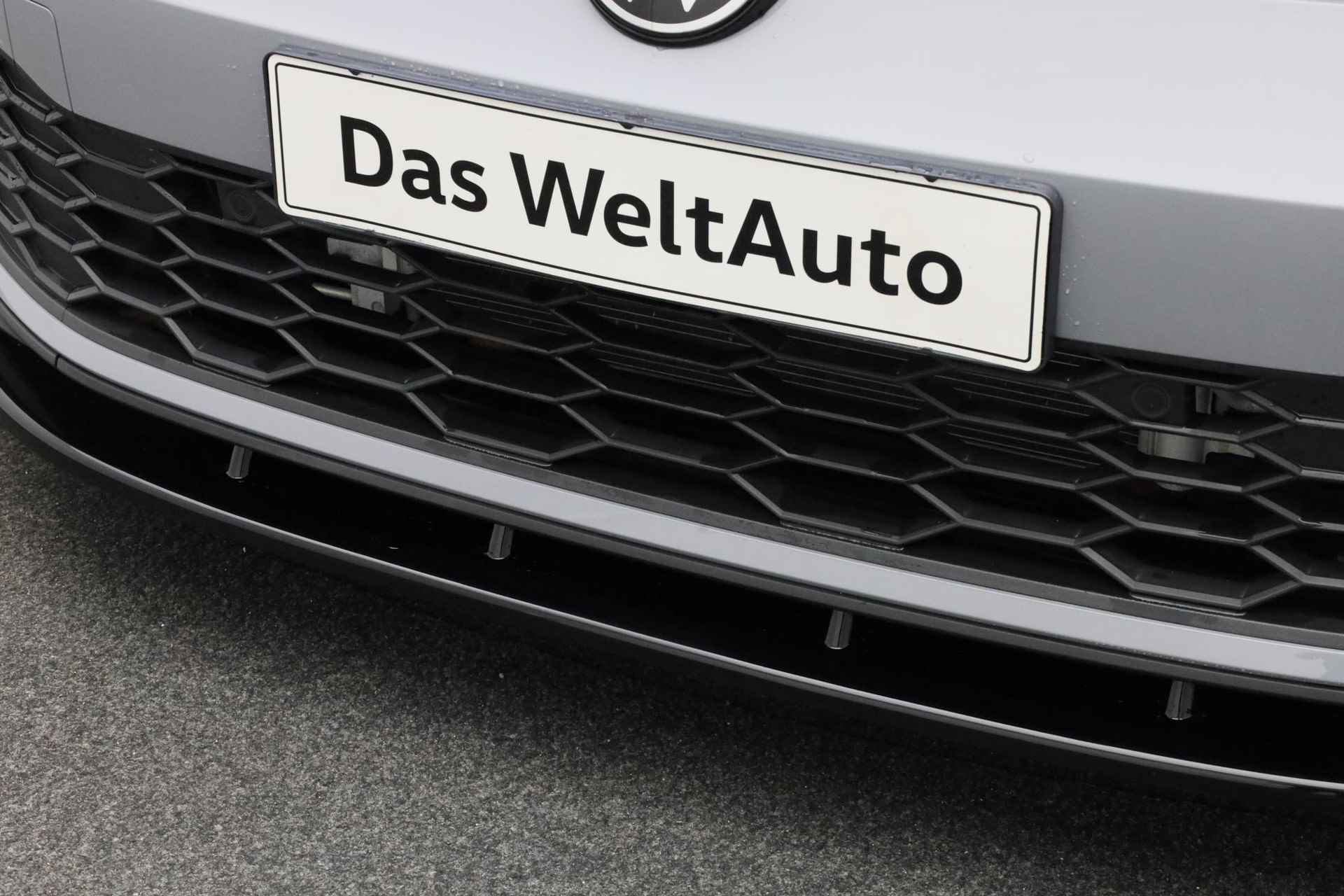 Volkswagen Golf 1.4 245PK DSG eHybrid GTE | Pano | 19 inch | Eibach verlagingsset | R-Line diffuser | Maxton frontspoiler - 15/44