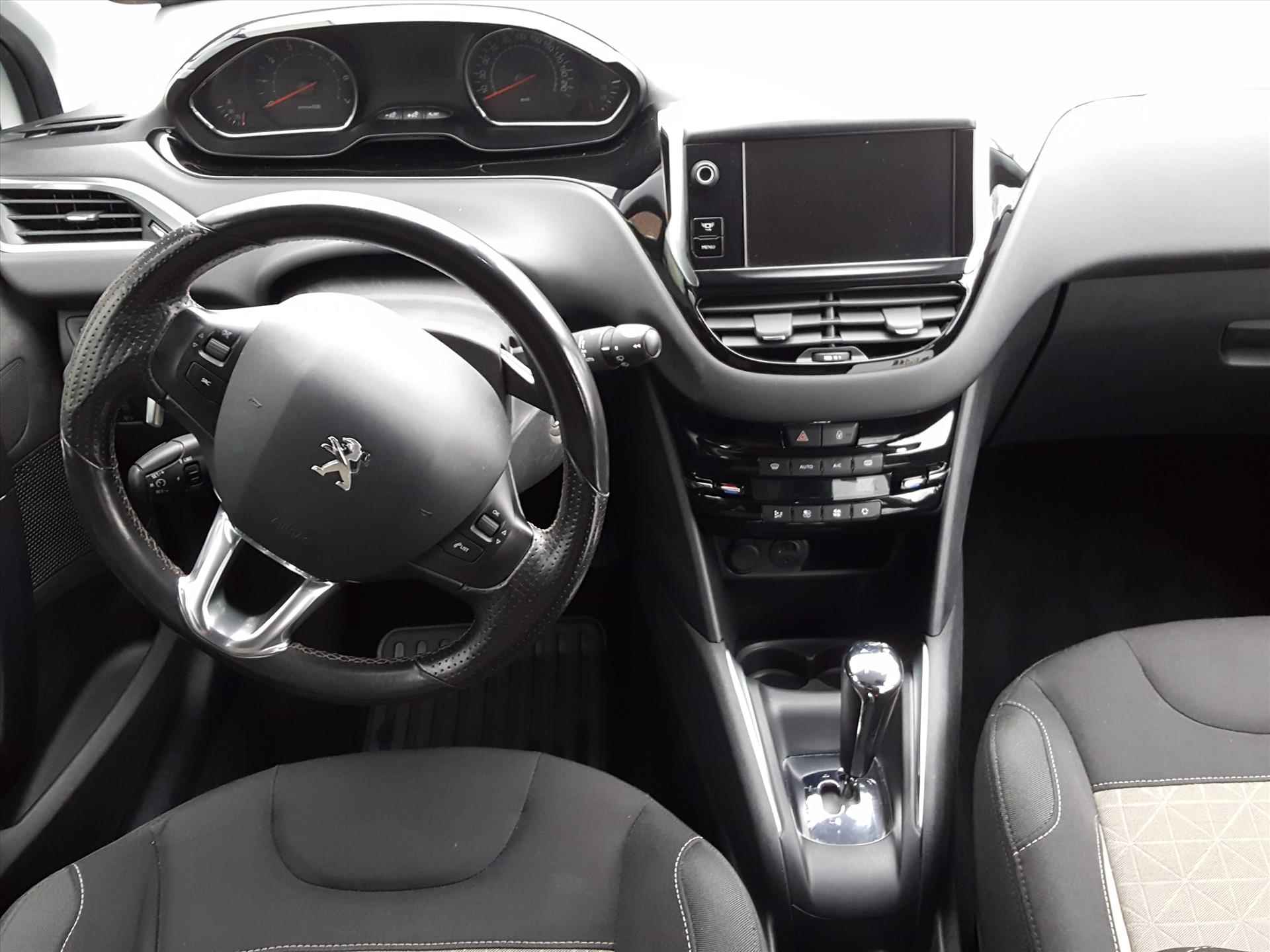 Peugeot 208 OXYGO 1.2 e-VTi 82PK 5D AUTOMAAT(5T) Navigatie | Cruise & Climate control | Parkeersensoren achter | Bluetooth | LM-velgen - 13/45