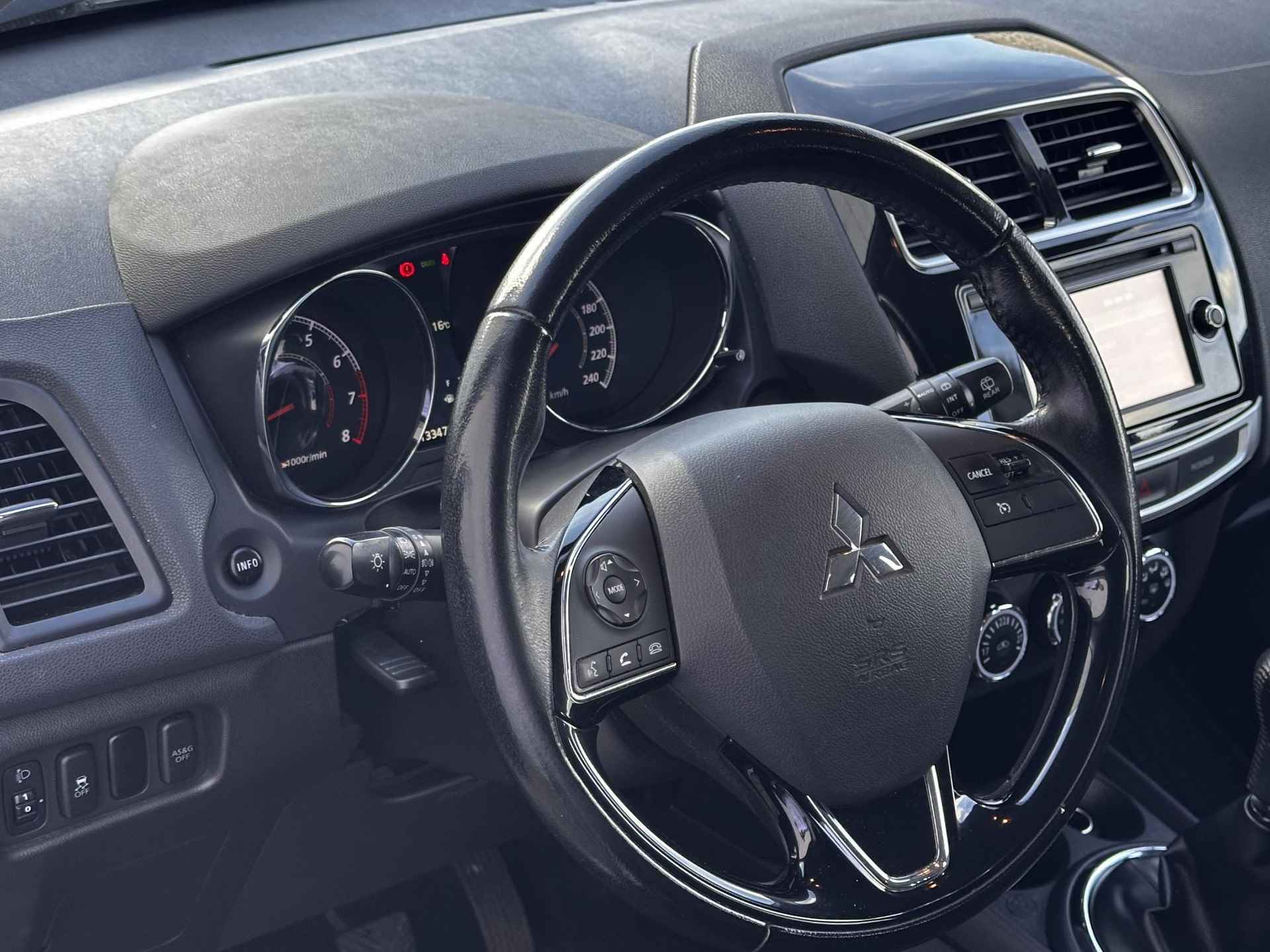 Mitsubishi ASX 1.6 Cleartec Intense / Cruise Control / Climate Control / Trekhaak / Stoelverwarming / 18" lichtmetalen velgen / Achteruitrijcamera / Bluetooth / - 26/28