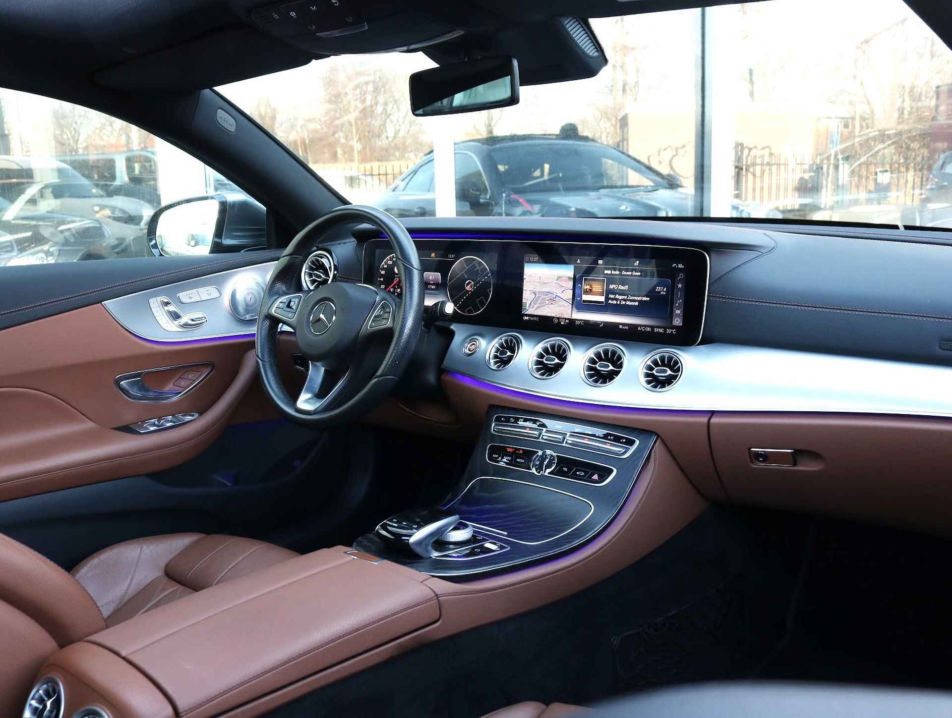 Mercedes-Benz E-Klasse Coupé 200 Premium | Panoramadak | Apple Carplay | Trekhaak - 11/22