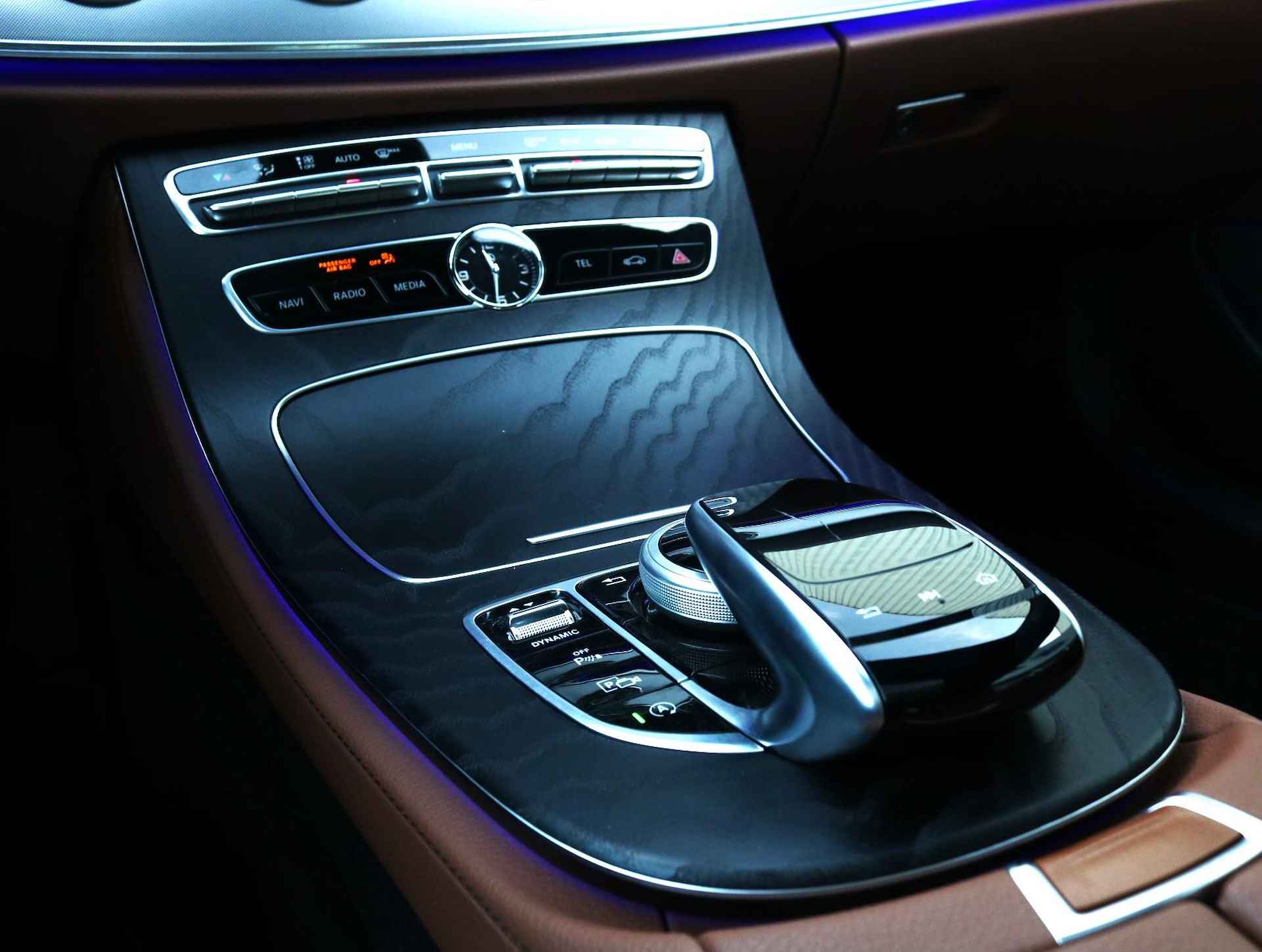 Mercedes-Benz E-Klasse Coupé 200 Premium | Panoramadak | Apple Carplay | Trekhaak - 13/22