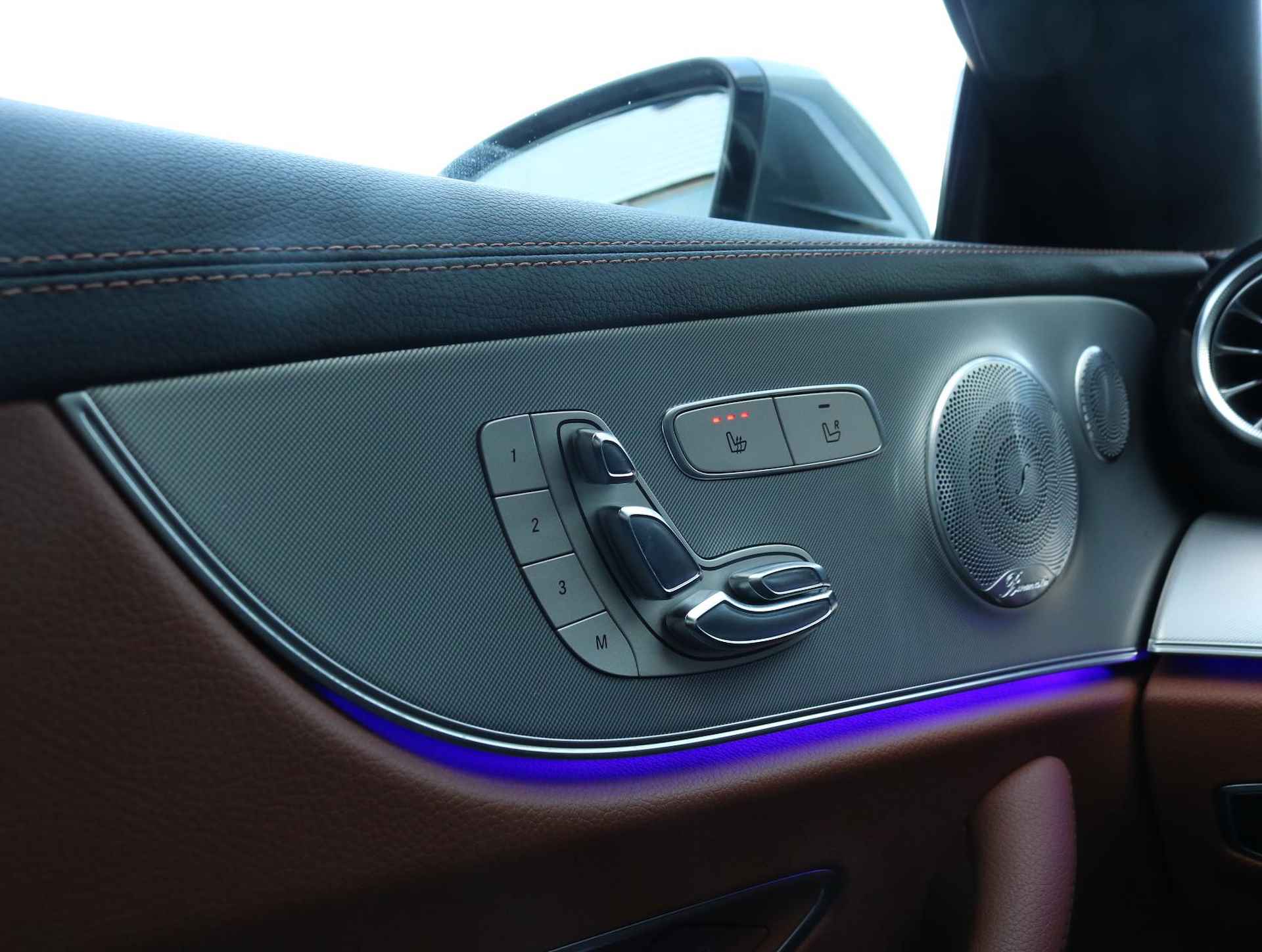 Mercedes-Benz E-Klasse Coupé 200 Premium | Panoramadak | Apple Carplay | Trekhaak - 18/22