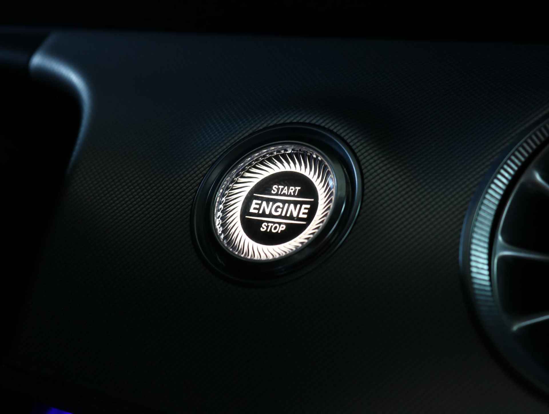 Mercedes-Benz E-Klasse Coupé 200 Premium | Panoramadak | Apple Carplay | Trekhaak - 21/22