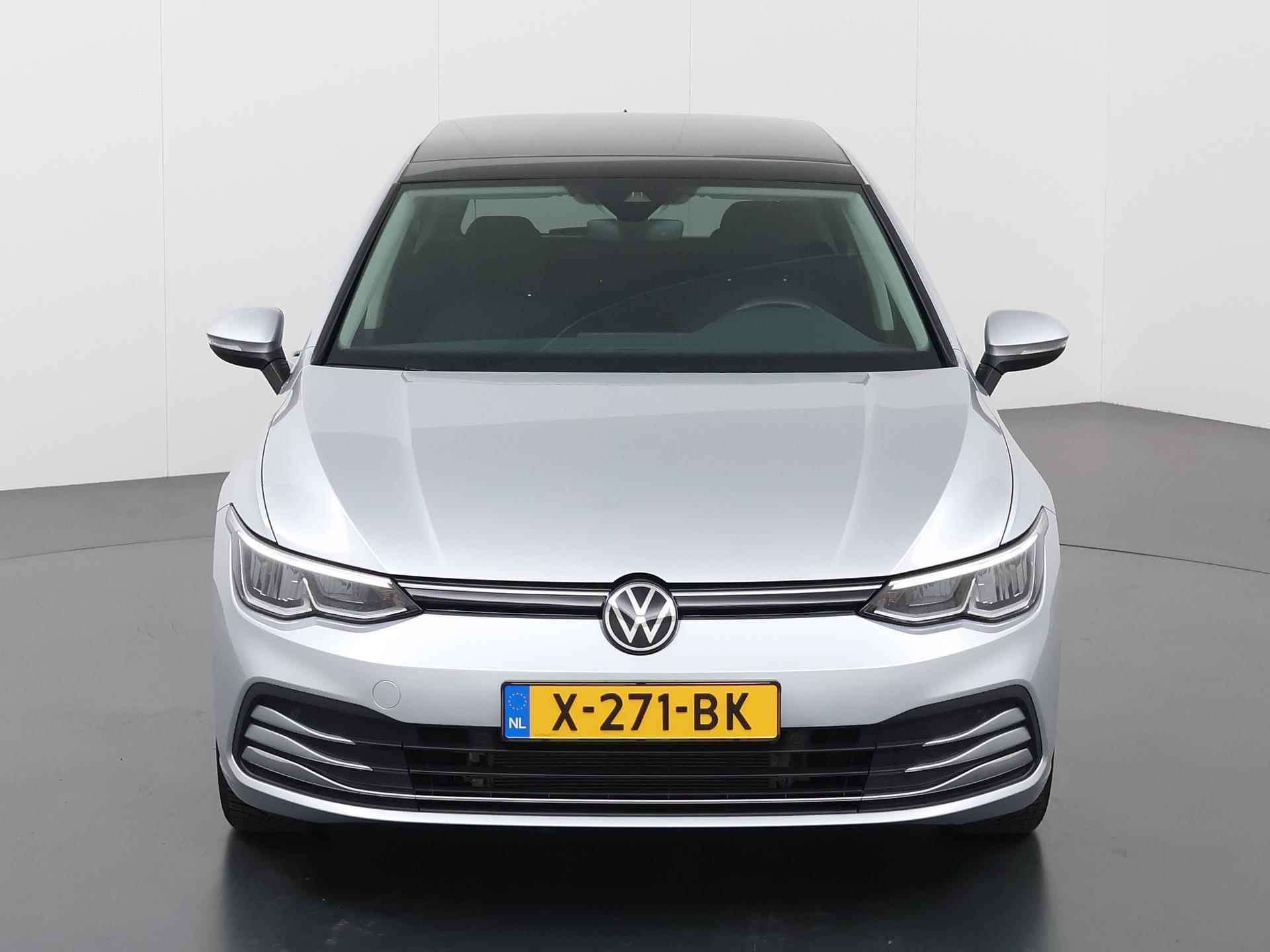 Volkswagen Golf 1.0 eTSI Life  | Panoramadak | Automaat | Navigatiesysteem | Adaptieve Cruise Control | Stoelverwarming | Digitaal Dashboard | Sfeerverlichting | Apple Carplay/Android Auto | - 4/42