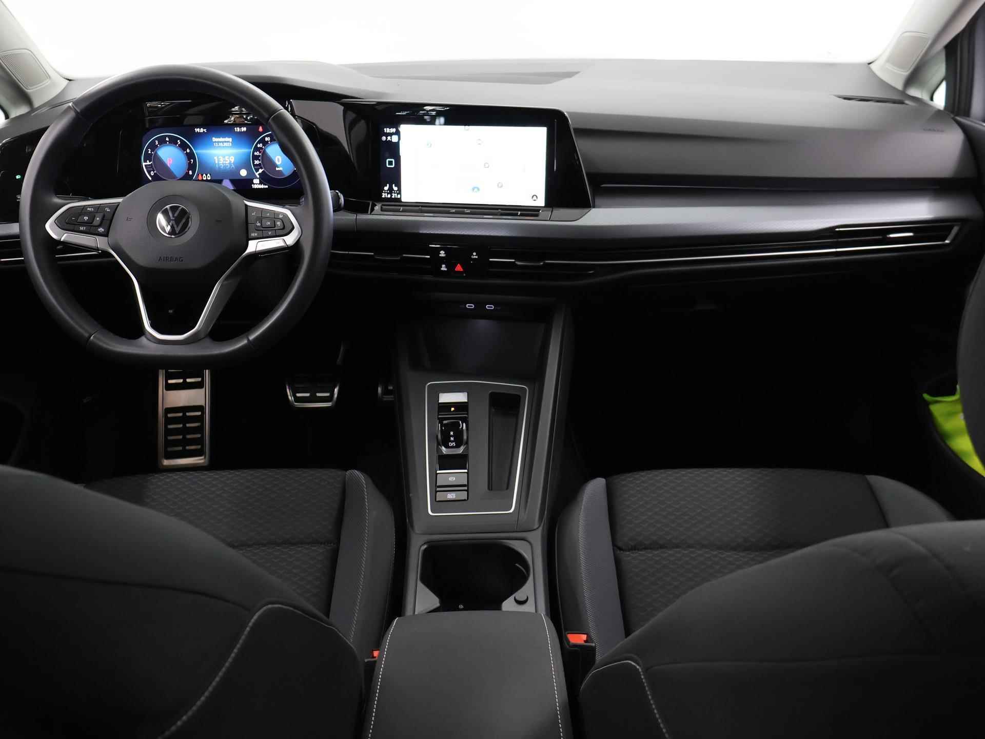 Volkswagen Golf 1.0 eTSI Life  | Panoramadak | Automaat | Navigatiesysteem | Adaptieve Cruise Control | Stoelverwarming | Digitaal Dashboard | Sfeerverlichting | Apple Carplay/Android Auto | - 9/42