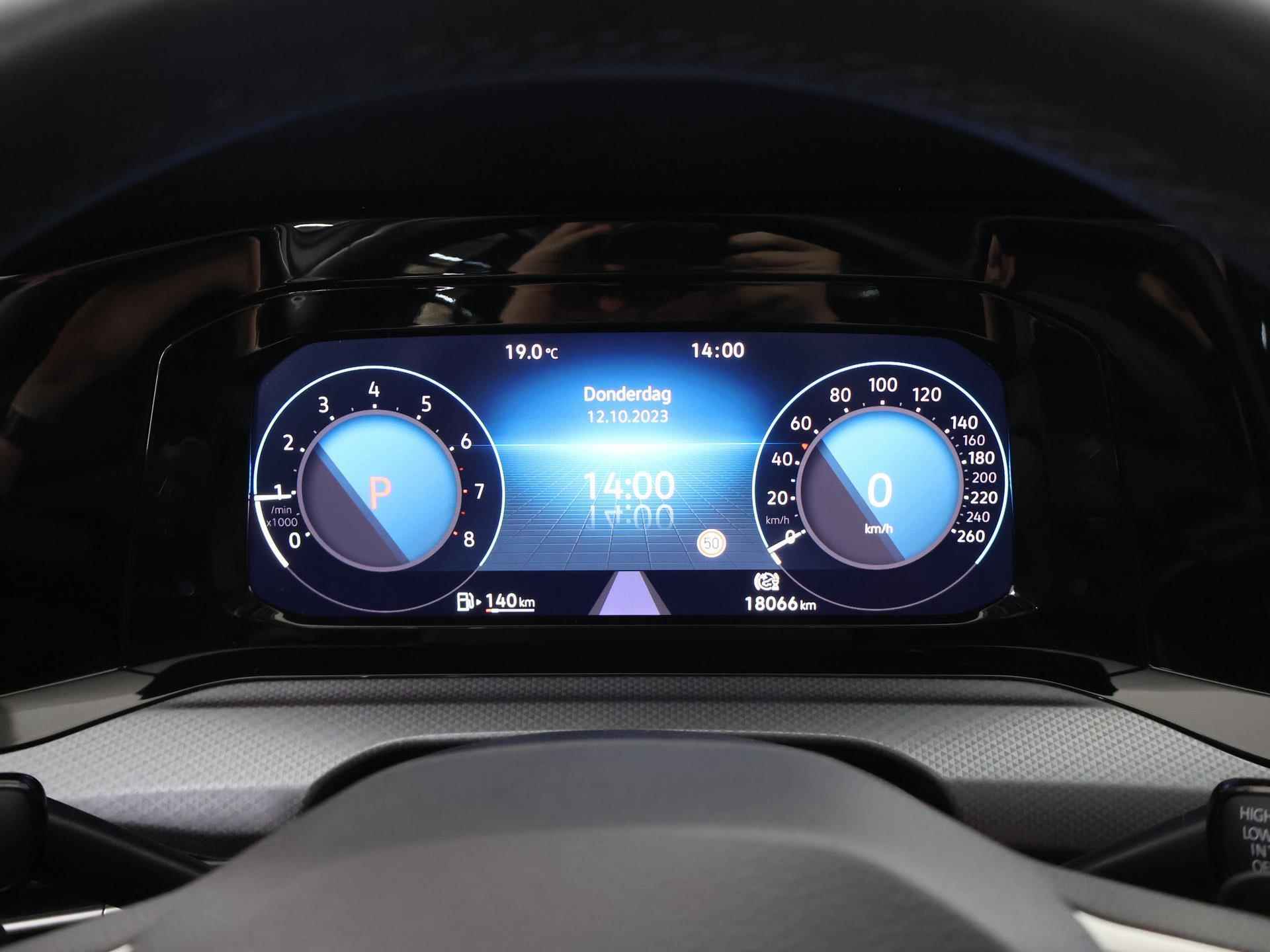 Volkswagen Golf 1.0 eTSI Life  | Panoramadak | Automaat | Navigatiesysteem | Adaptieve Cruise Control | Stoelverwarming | Digitaal Dashboard | Sfeerverlichting | Apple Carplay/Android Auto | - 13/42