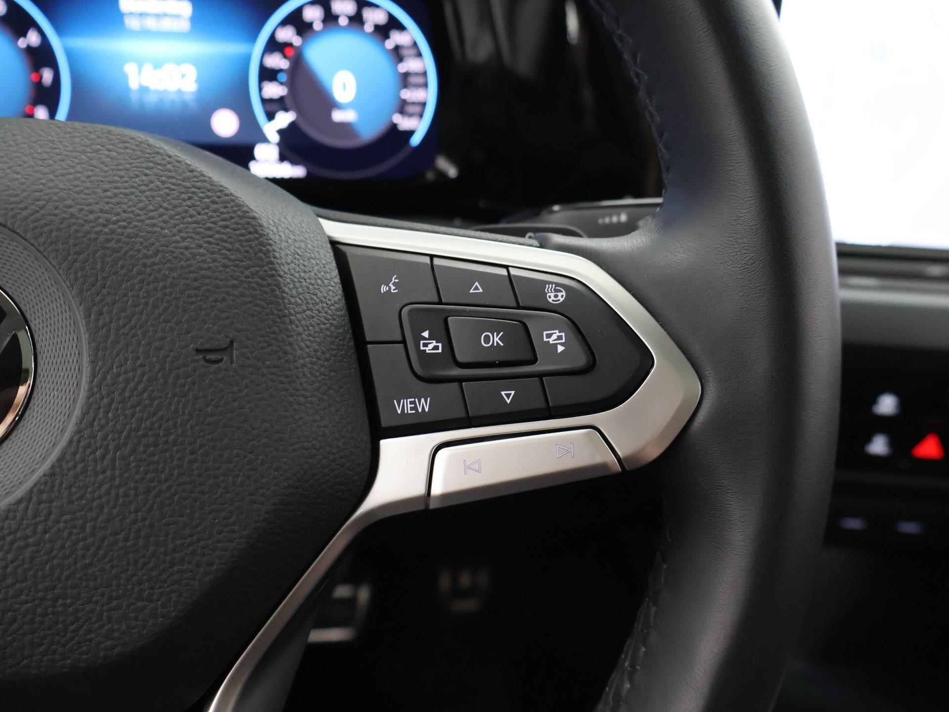 Volkswagen Golf 1.0 eTSI Life  | Panoramadak | Automaat | Navigatiesysteem | Adaptieve Cruise Control | Stoelverwarming | Digitaal Dashboard | Sfeerverlichting | Apple Carplay/Android Auto | - 33/42
