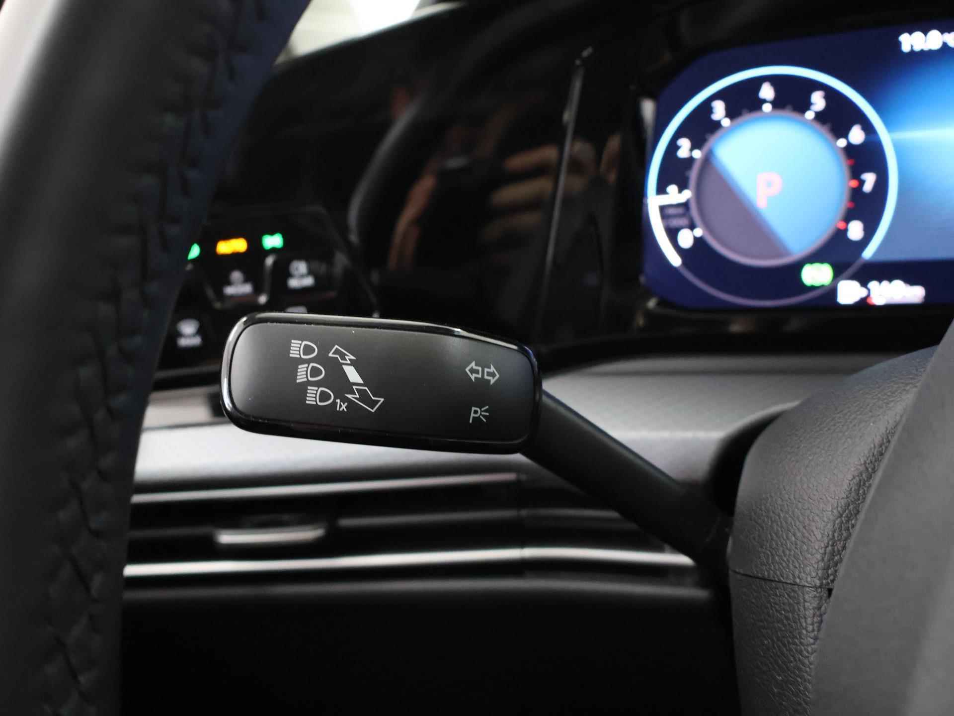 Volkswagen Golf 1.0 eTSI Life  | Panoramadak | Automaat | Navigatiesysteem | Adaptieve Cruise Control | Stoelverwarming | Digitaal Dashboard | Sfeerverlichting | Apple Carplay/Android Auto | - 36/42