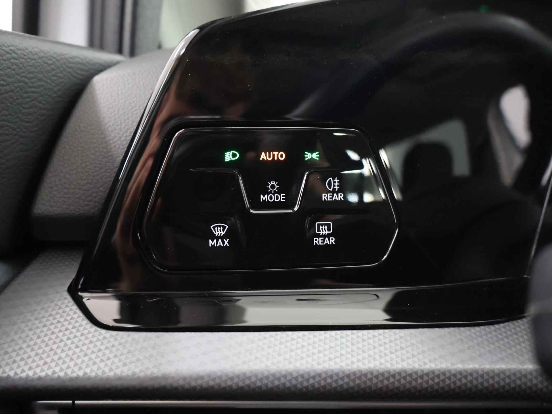 Volkswagen Golf 1.0 eTSI Life  | Panoramadak | Automaat | Navigatiesysteem | Adaptieve Cruise Control | Stoelverwarming | Digitaal Dashboard | Sfeerverlichting | Apple Carplay/Android Auto | - 37/42