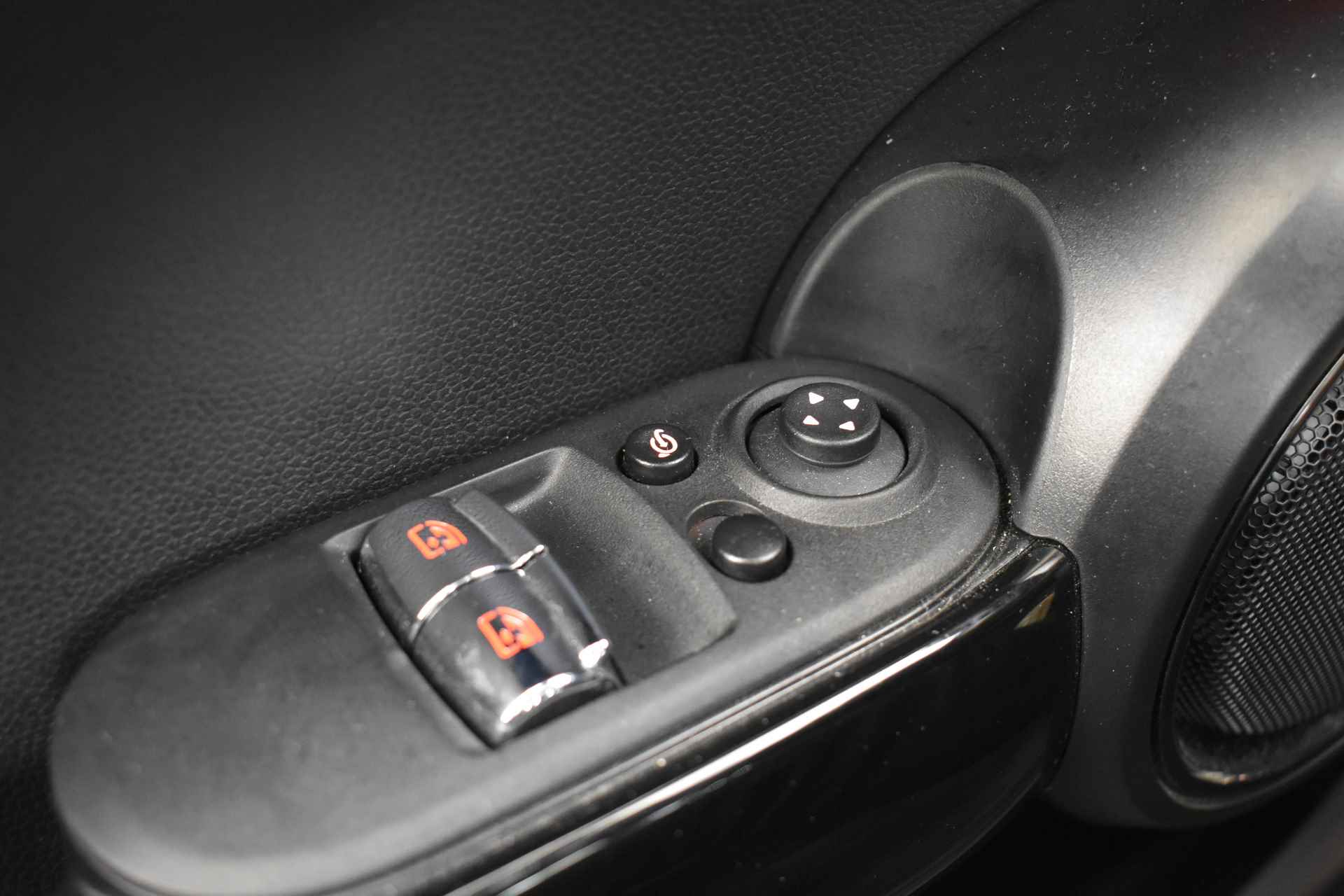 MINI Hatchback Cooper S JCW Automaat / Panoramadak / Achteruitrijcamera / JCW Sportstoelen / Harman-Kardon / Park Assistant / LED / Comfort Access - 33/47
