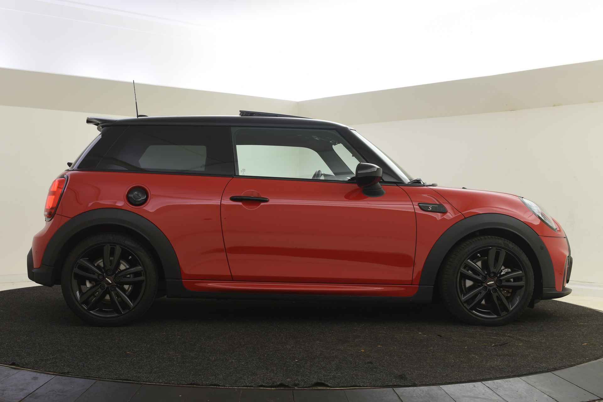 MINI Hatchback Cooper S JCW Automaat | Panoramadak | Achteruitrijcamera | JCW Sportstoelen | Harman-Kardon | Park Assistant / LED | Comfort Access - 12/50