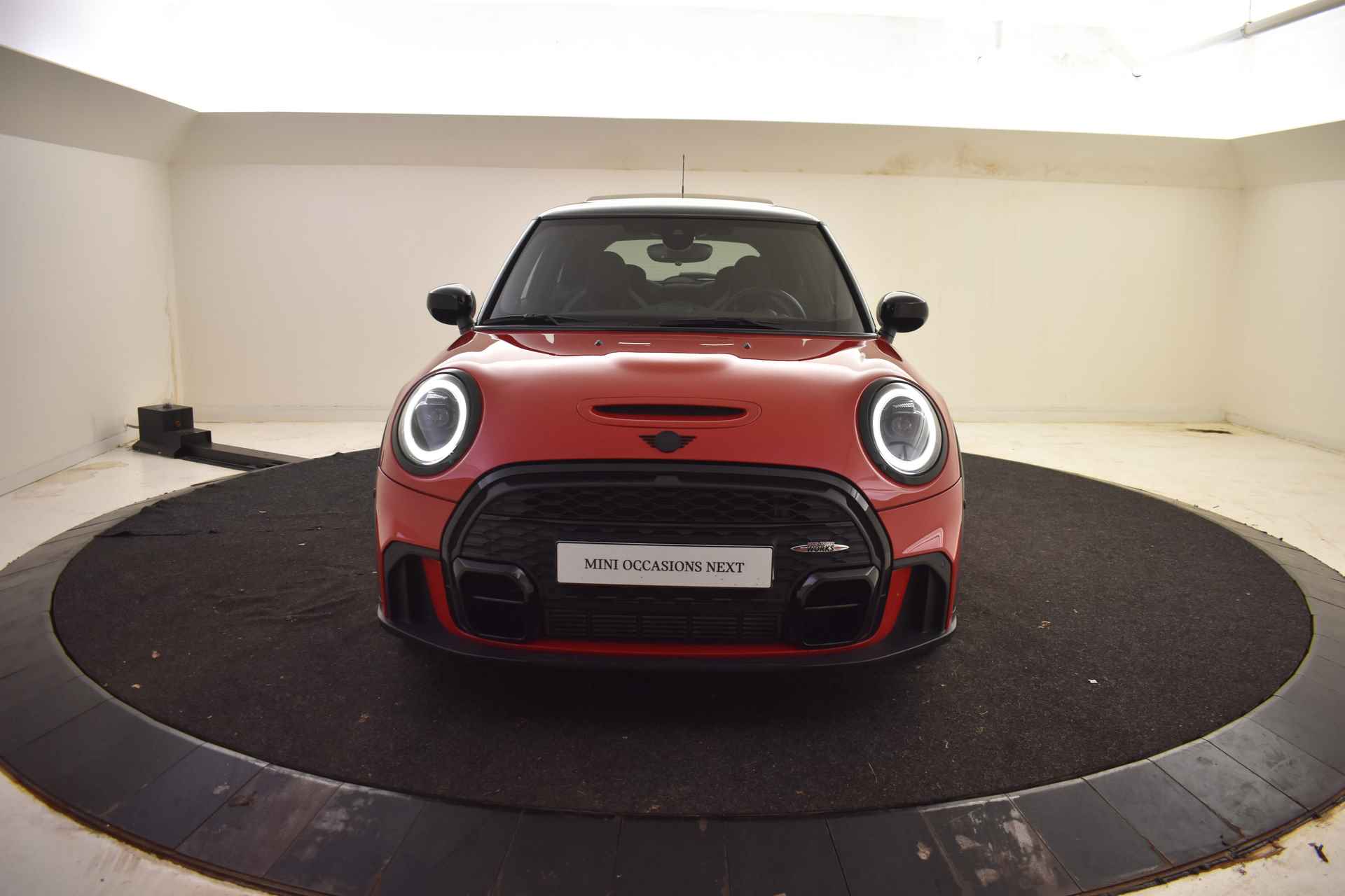 MINI Hatchback Cooper S JCW Automaat | Panoramadak | Achteruitrijcamera | JCW Sportstoelen | Harman-Kardon | Park Assistant / LED | Comfort Access - 47/50