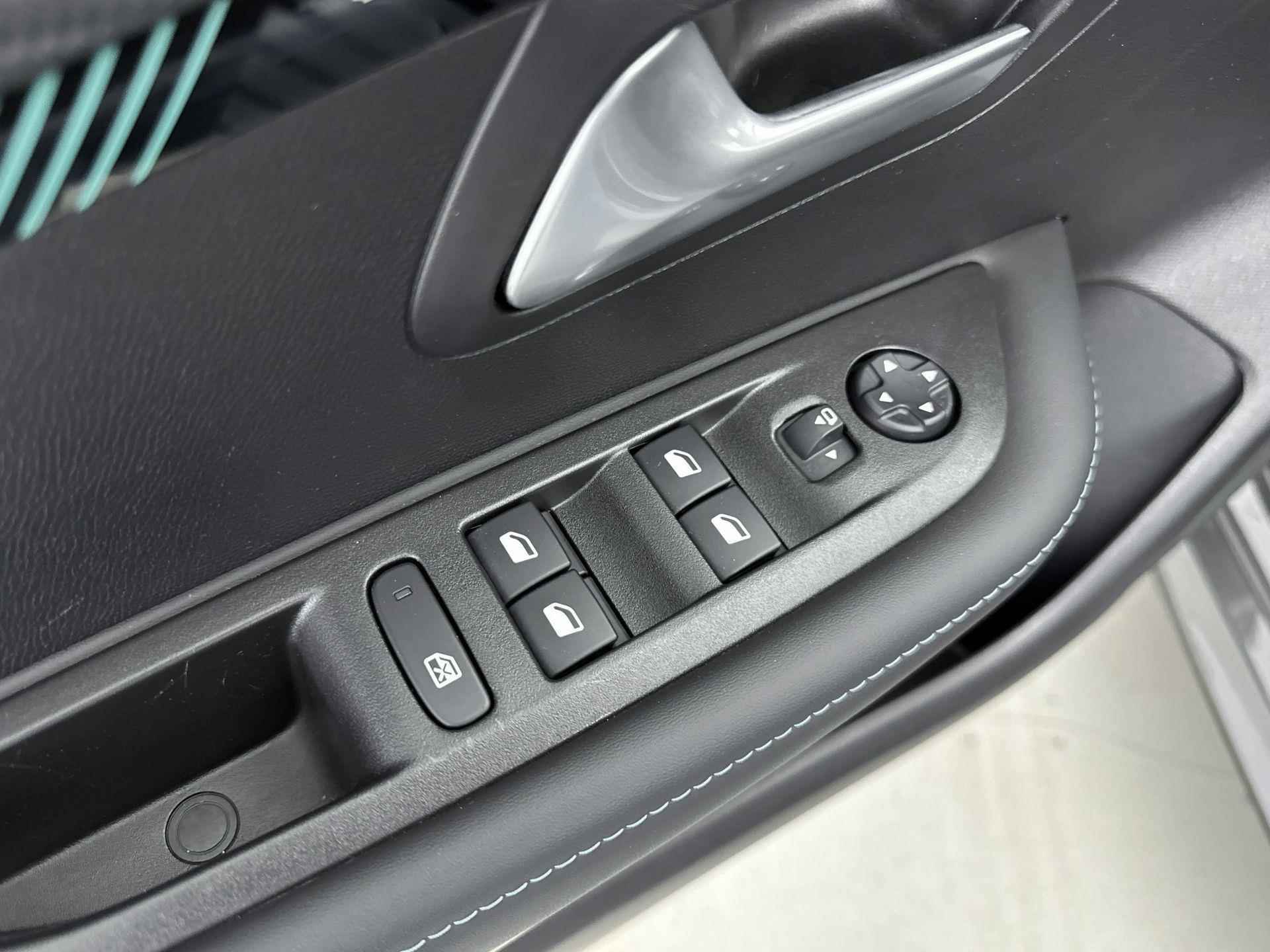 Peugeot 208 1.2 100 pk Allure | Navigatie | Digitale i-Cockpit | CarPlay - 18/35